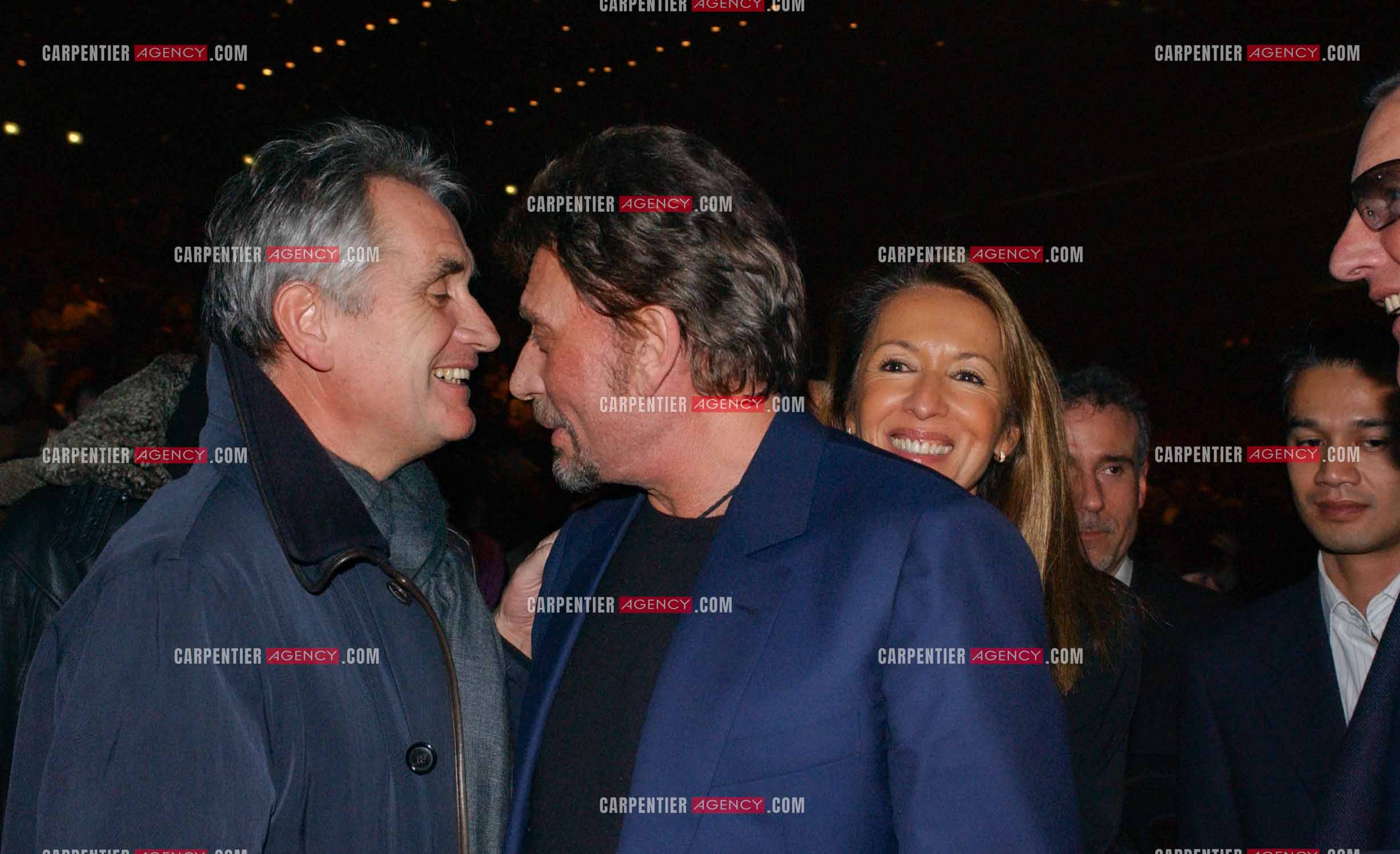 Générale de la comédie musicale “ DON JUAN “ au Palais des Congrès de Paris le 02 Mars 2005. Gilbert et Nicole Coullier avec Johnny Hallyday. ( Exclusif )