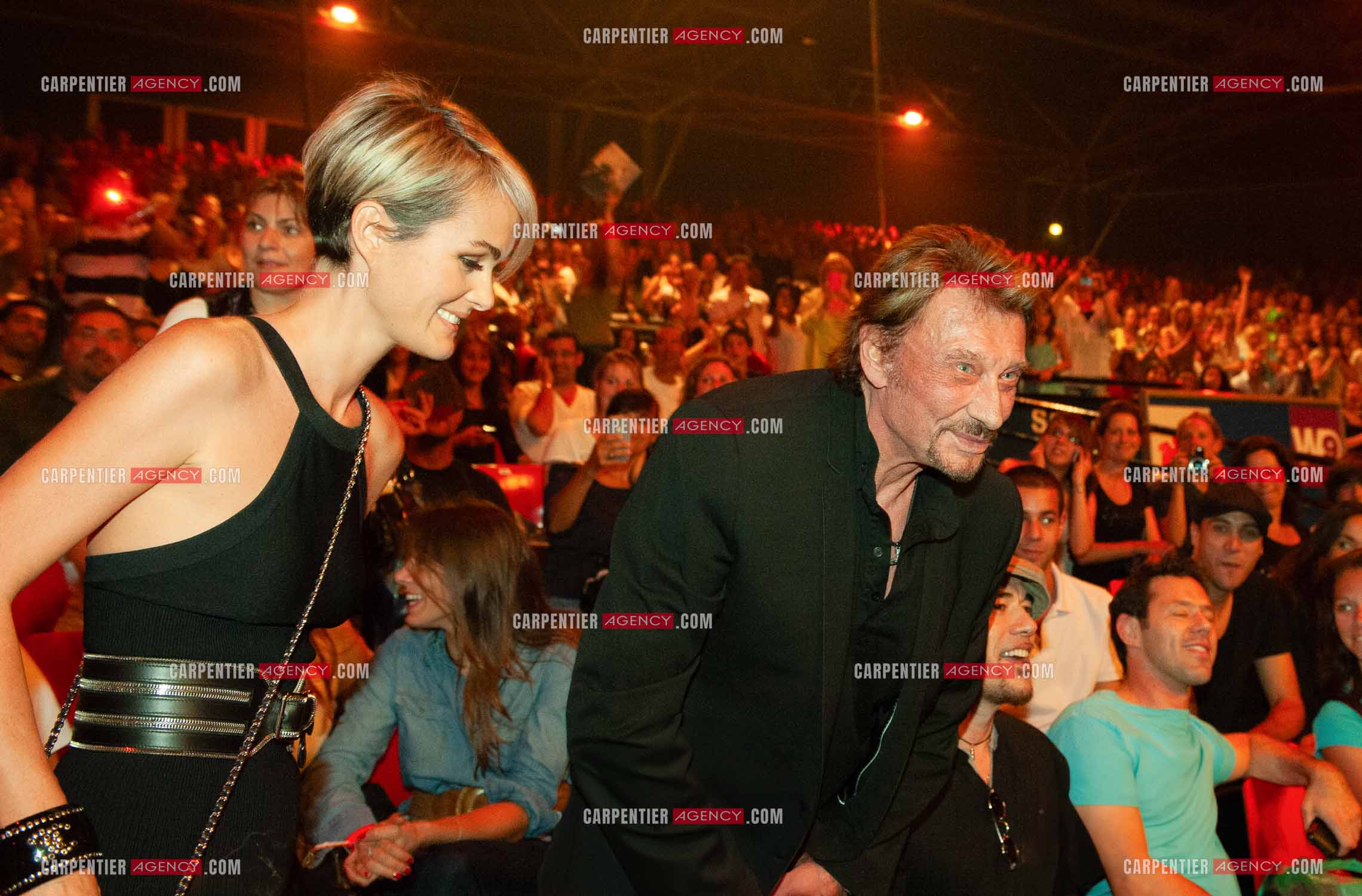 Le chanteur Johnny Hallyday accompagné de son épouse Laeticia, arrivant au Zénith de Paris pour assister au concert de son ami Christophe Maé.    ( Exclusif )