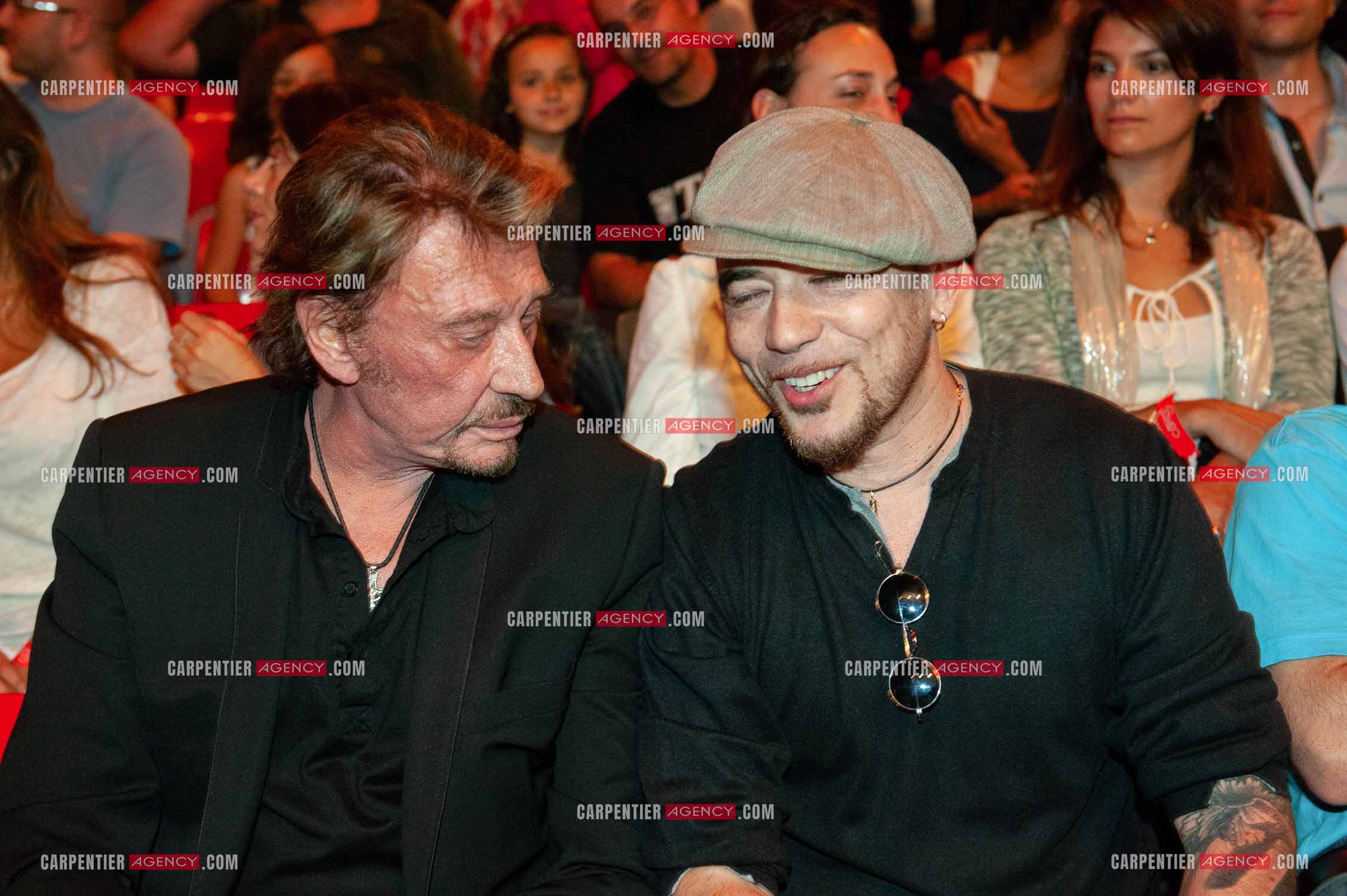 Johnny Hallyday et Pascal Obispo au Zénith de Paris pour assister au concert de leur ami Christophe Maé.                                  ( Exclusif )