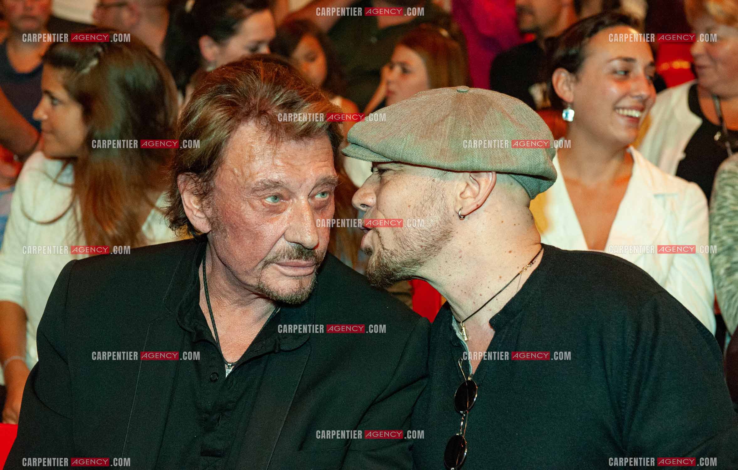 Johnny Hallyday et Pascal Obispo au Zénith de Paris pour assister au concert de leur ami Christophe Maé.                                  ( Exclusif )