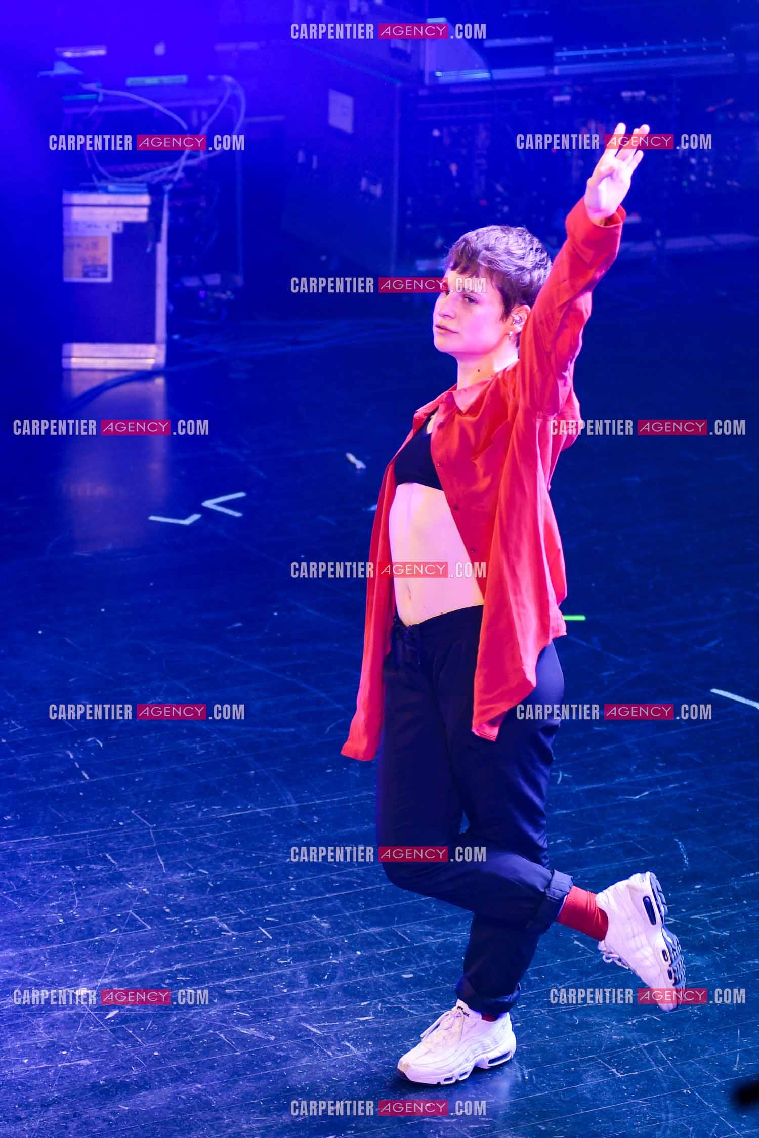 Concert au TRIANON “ POP-ROCK LIVE “ organisé par RTL2 le 05 Octobre 2018 à Paris. La chanteuse Christine and the Queens et ses danseurs face au public.  ( Exclusif )