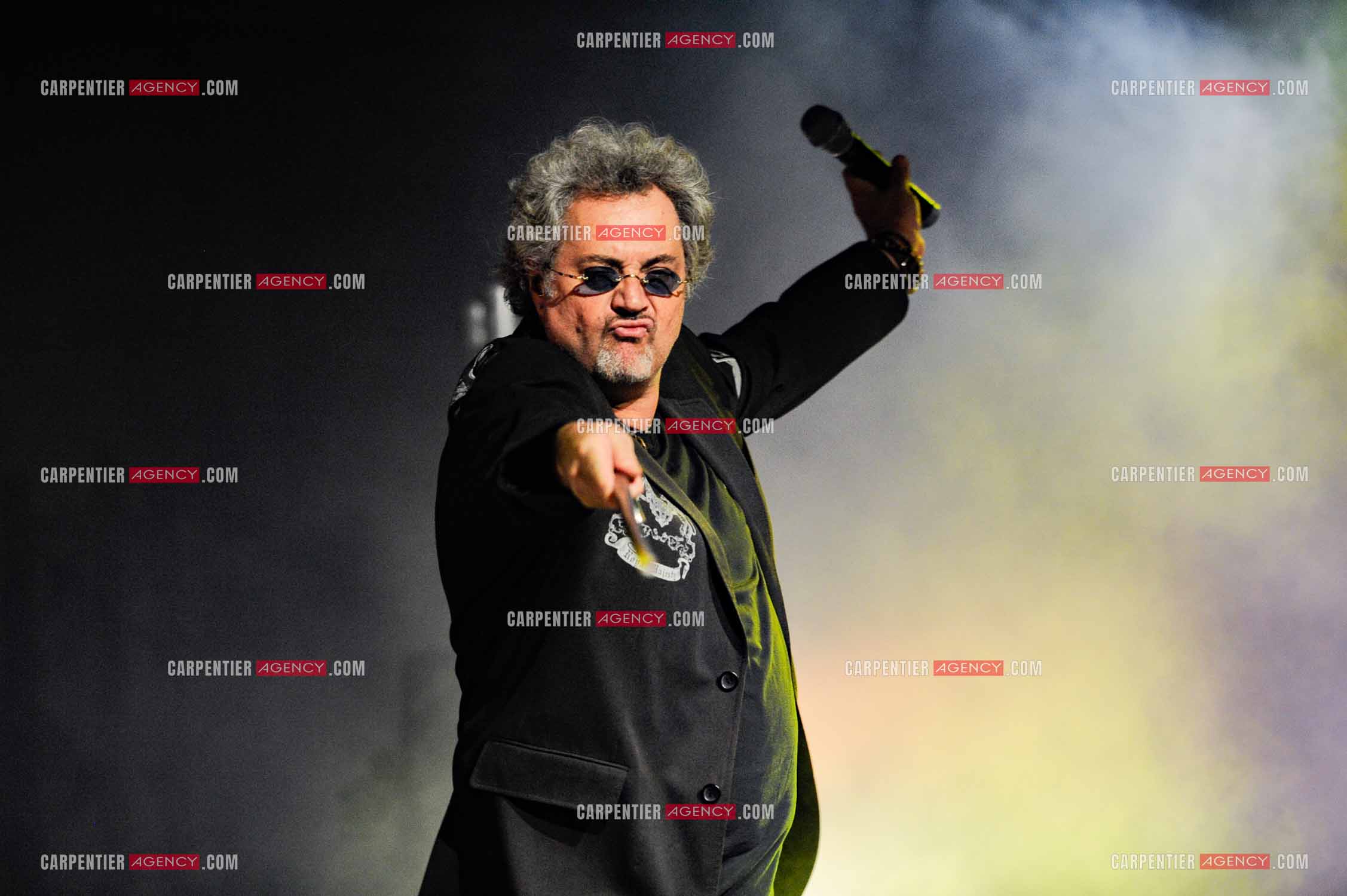 Le chanteur Patrick Hernandez en concert en 2011.  ( Exclusif )