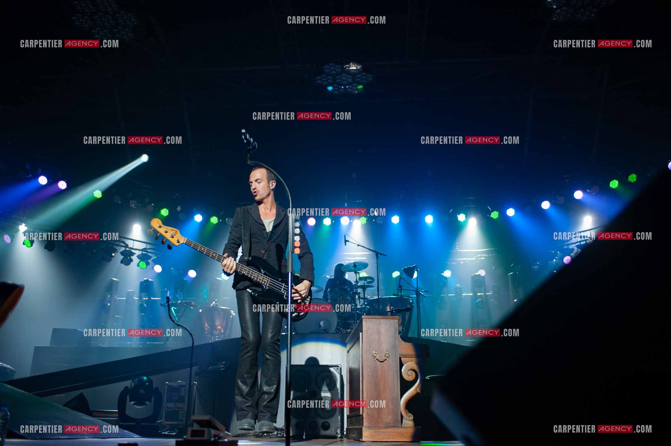 Le chanteur Calogero Maurici, dit Calogero en concert au Zénith de Paris le 20 Octobre 2009.