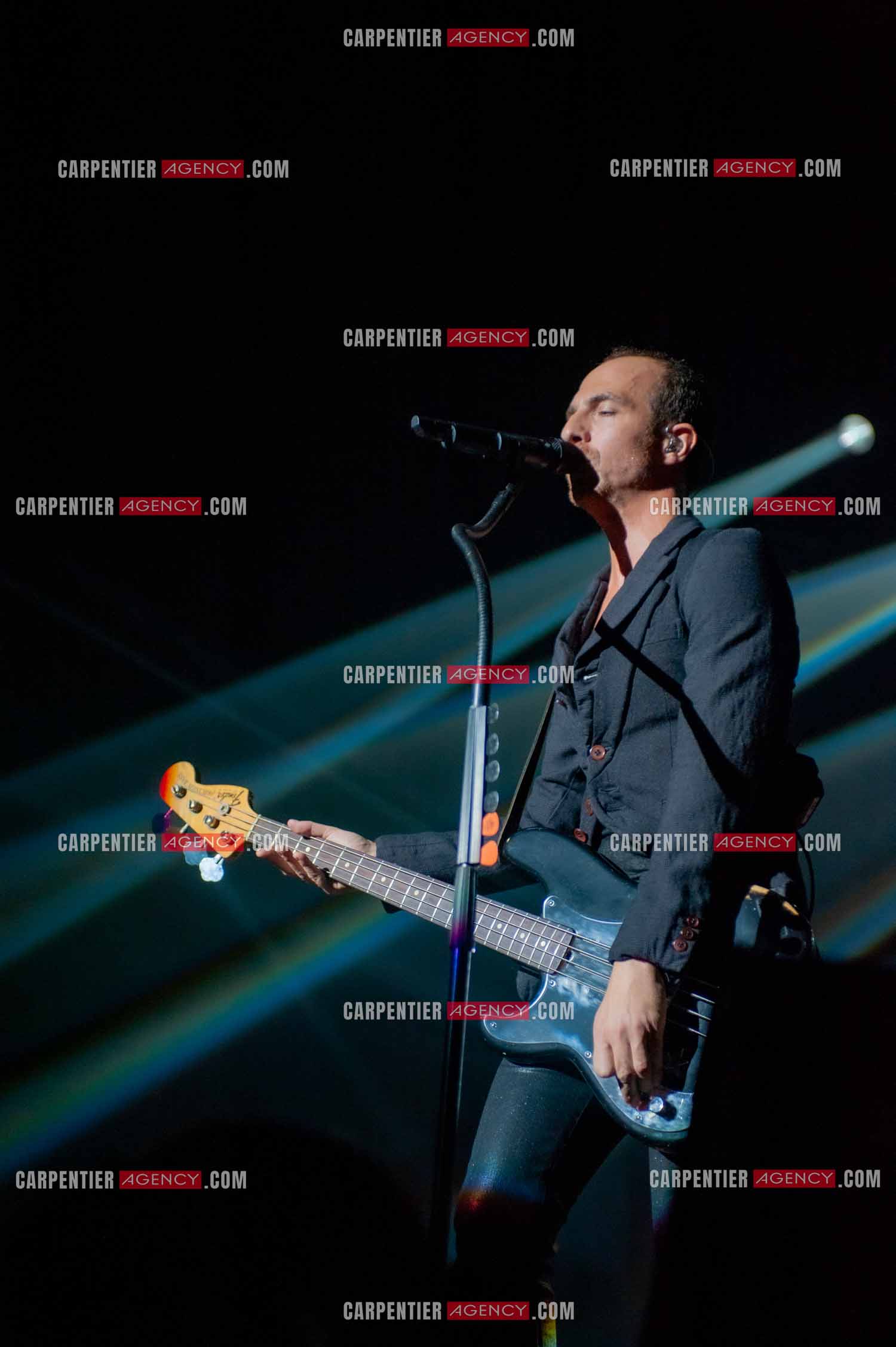 Le chanteur Calogero Maurici, dit Calogero en concert au Zénith de Paris le 20 Octobre 2009.