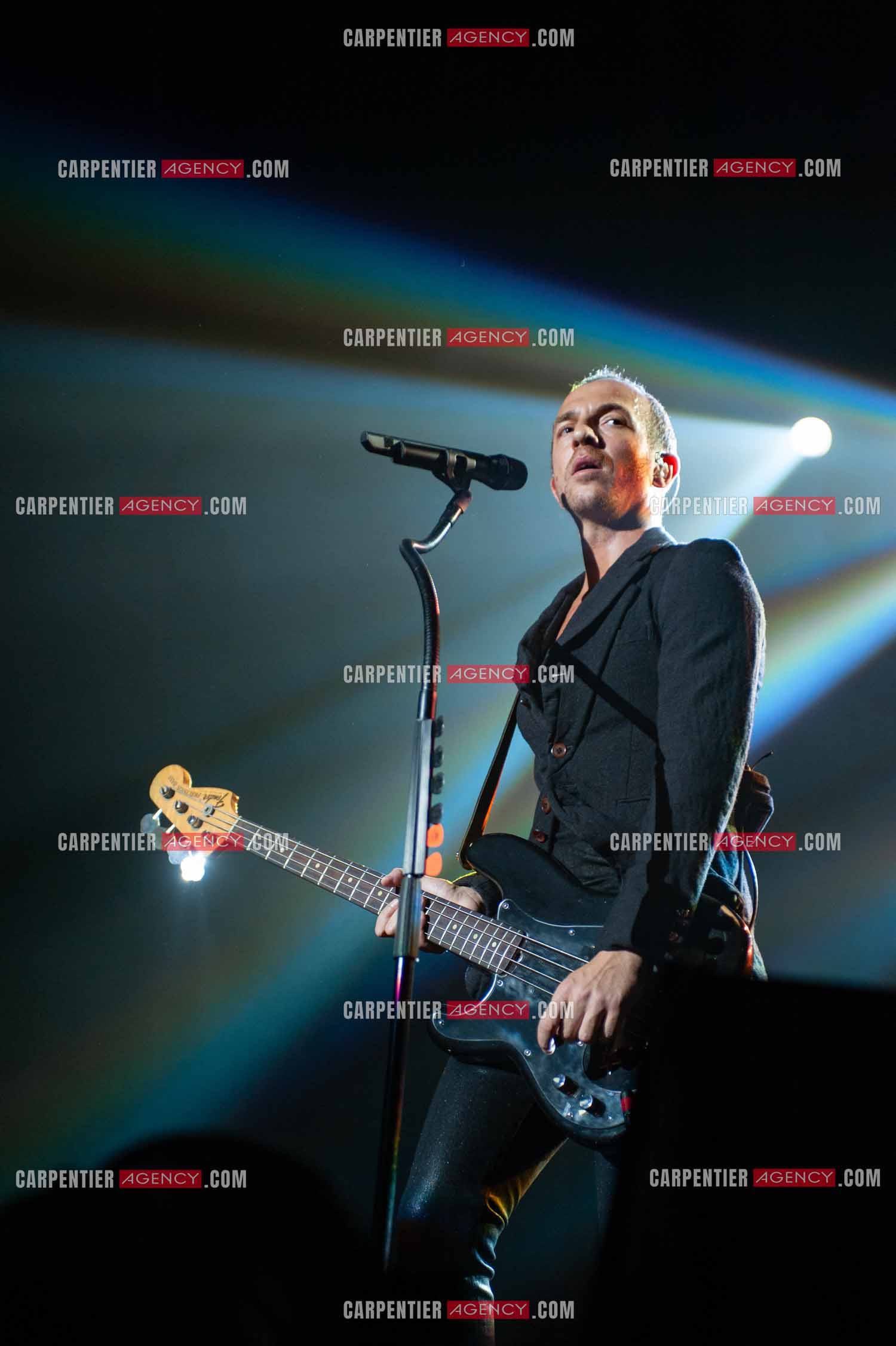 Le chanteur Calogero Maurici, dit Calogero en concert au Zénith de Paris le 20 Octobre 2009.
