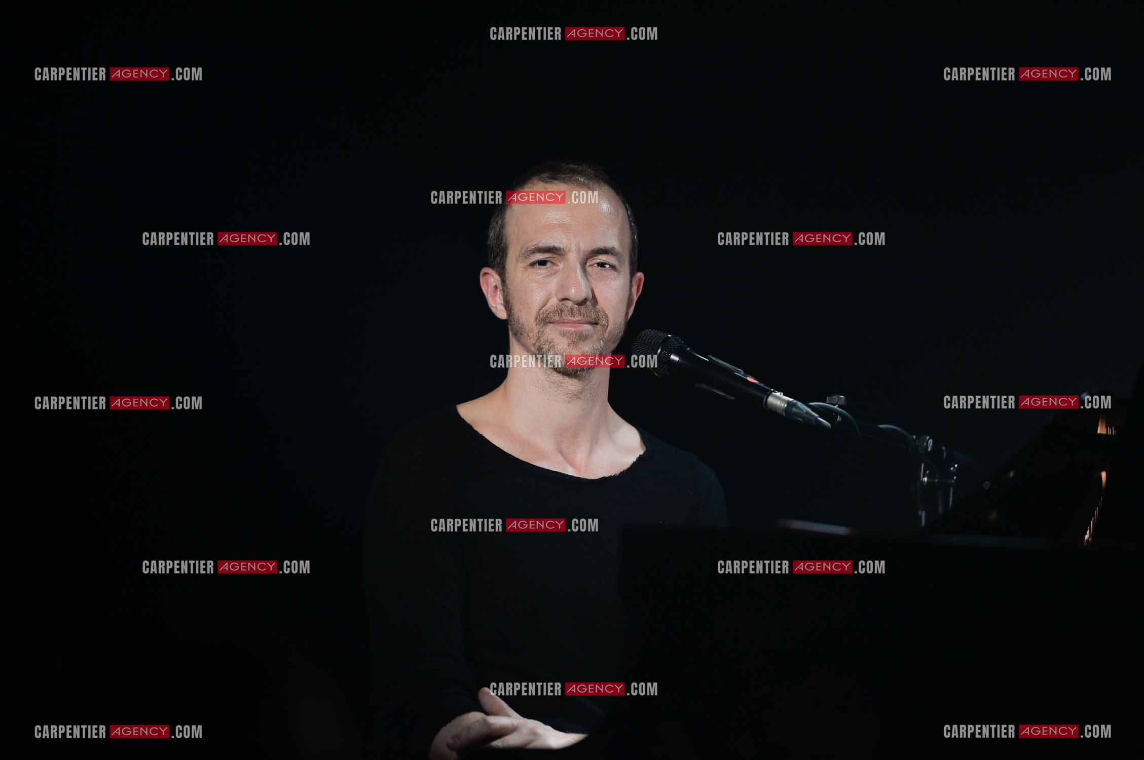 Le chanteur Calogero Maurici, dit Calogero lors d'un concert privé au club K a Reims. ( Exclusif )