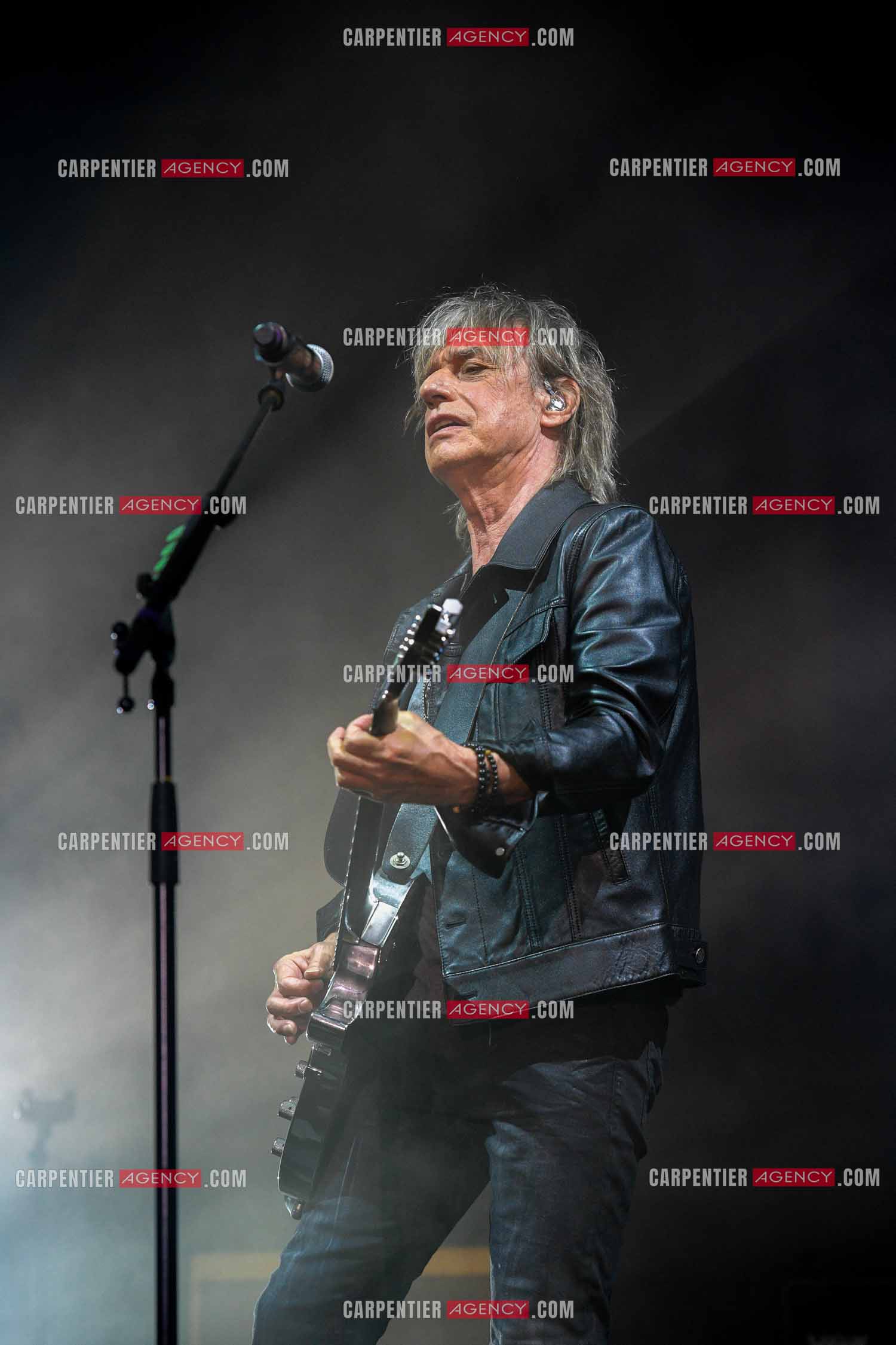 Le chanteur Jean-Louis Aubert  en concert pour le festival du château de Solliès-Pont en 2021.   ( Exclusif )