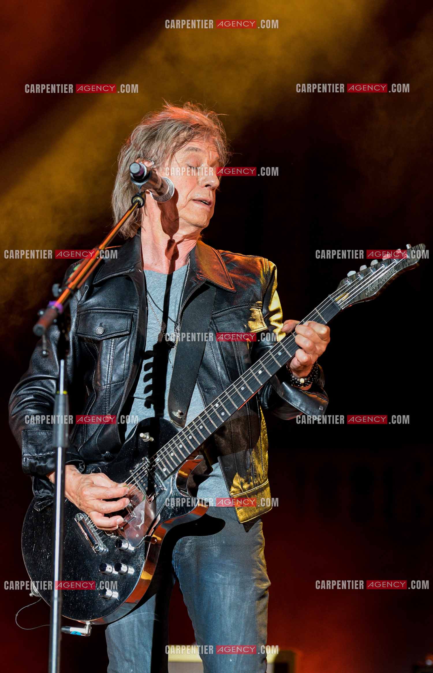 Le chanteur Jean-Louis Aubert  en concert pour le festival du château de Solliès-Pont en 2021.   ( Exclusif )