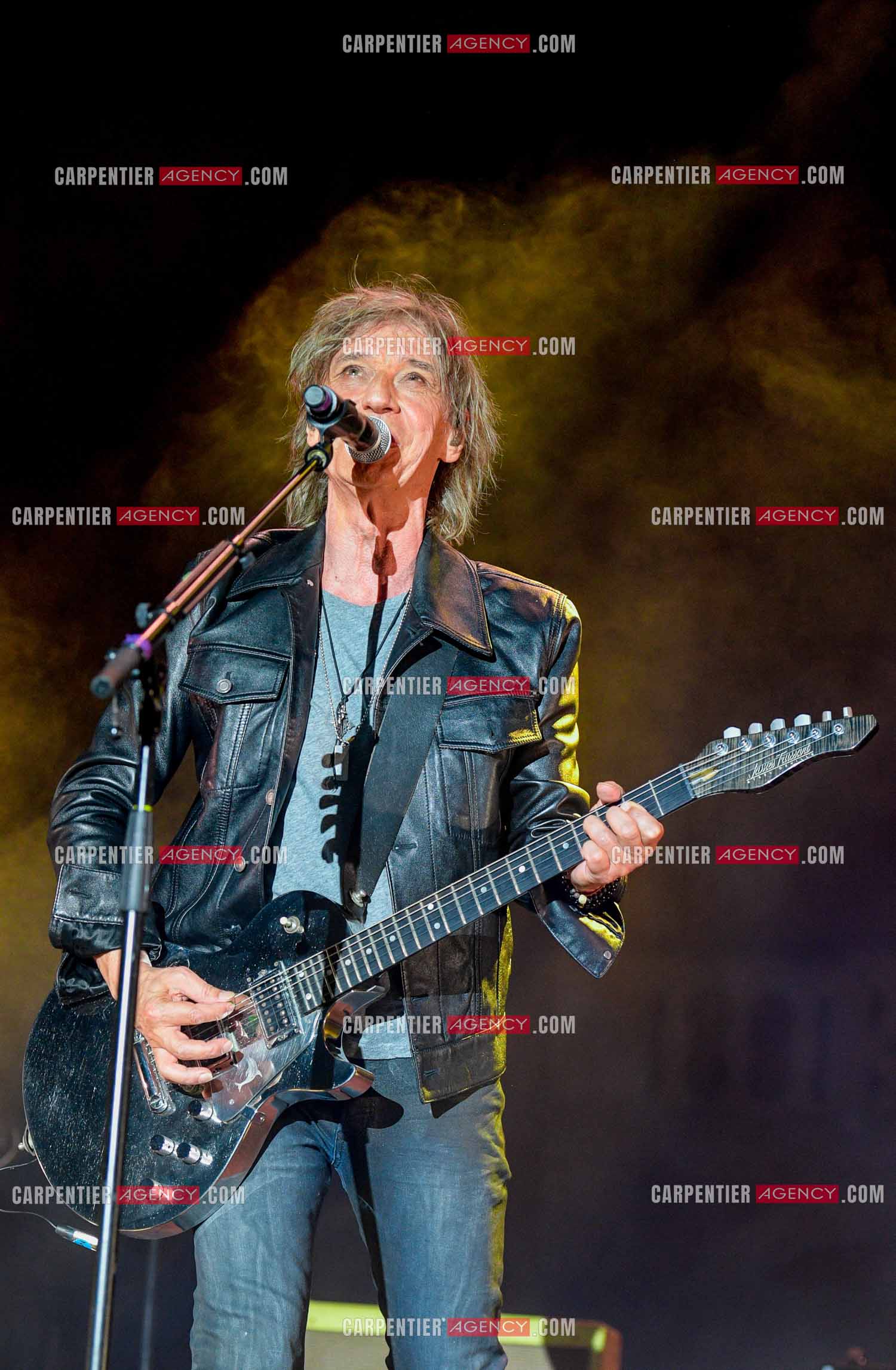 Le chanteur Jean-Louis Aubert  en concert pour le festival du château de Solliès-Pont en 2021.   ( Exclusif )