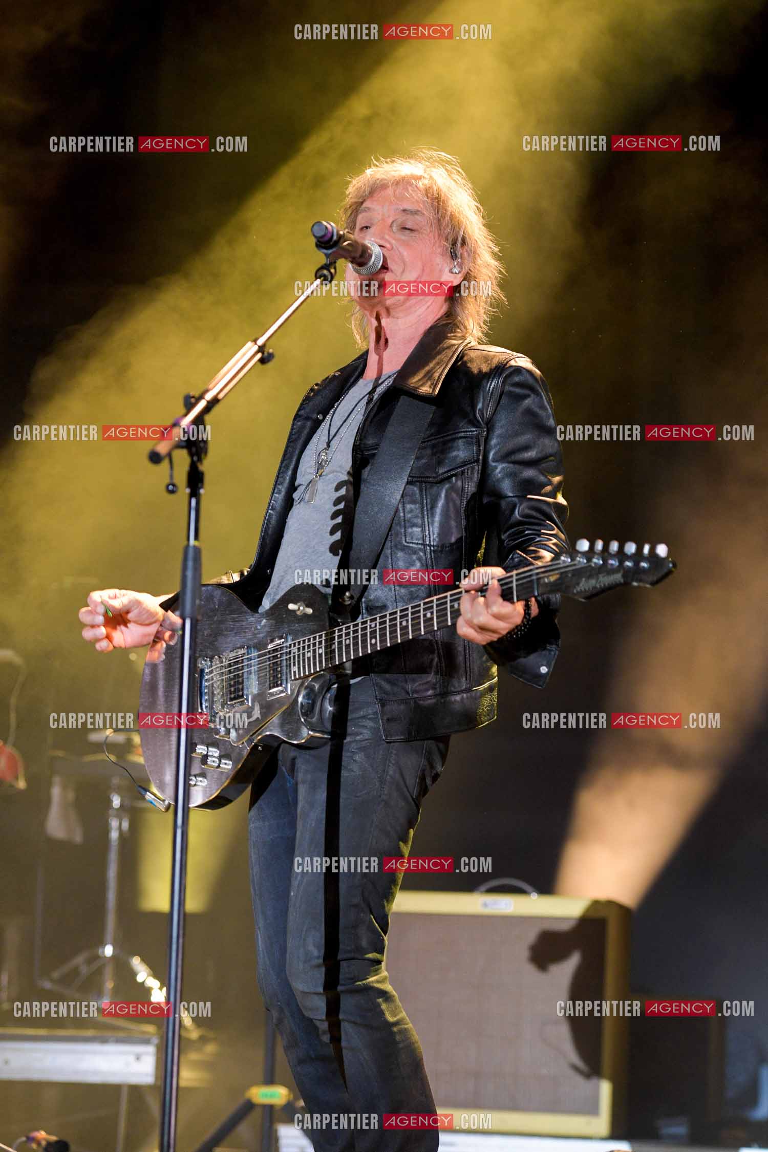 Le chanteur Jean-Louis Aubert  en concert pour le festival du château de Solliès-Pont en 2021.   ( Exclusif )