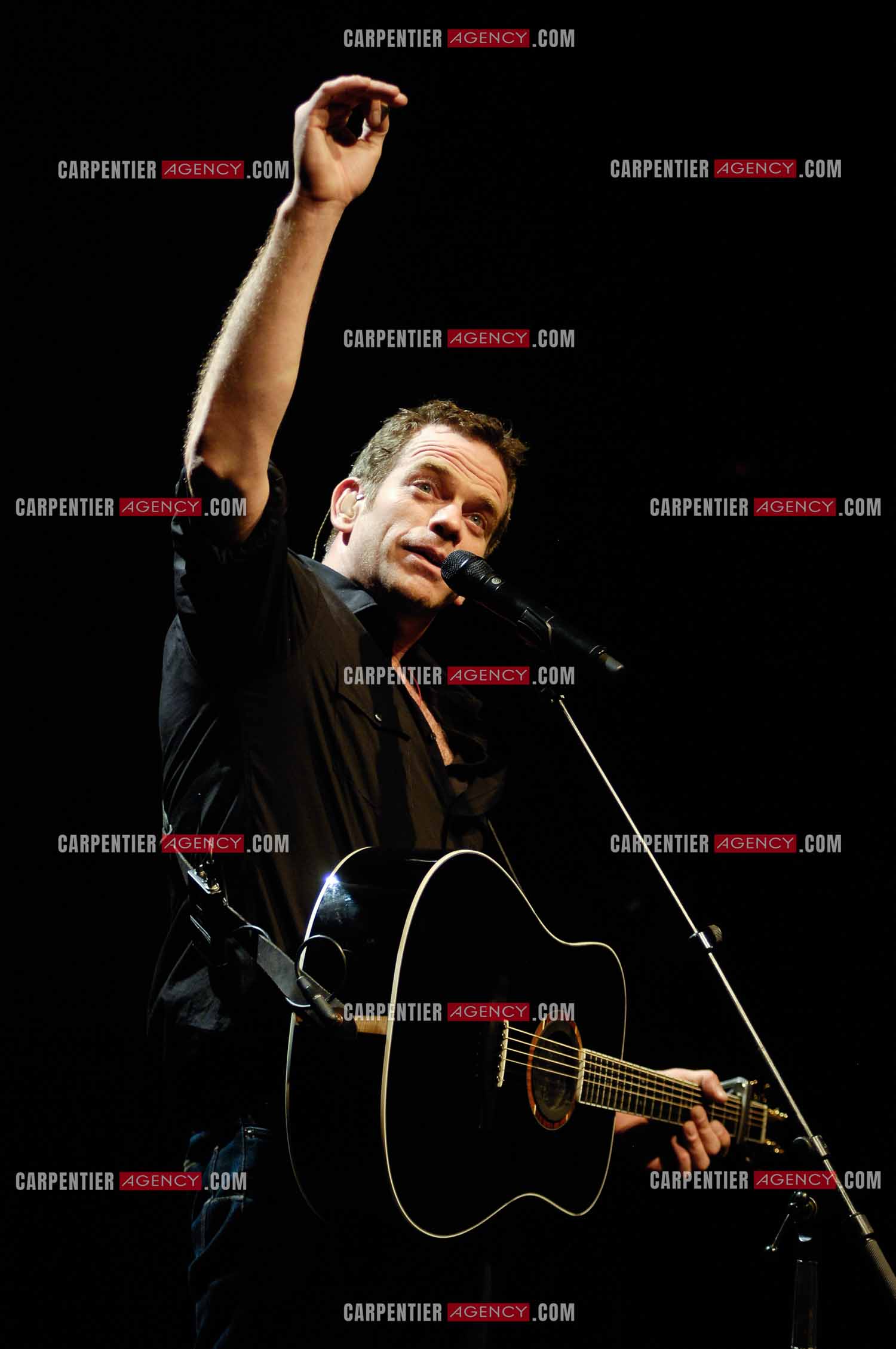 Le chanteur québécois Pierre Garand dit Garou en concert à la CIGALE en 2008.   ( Exclusif )