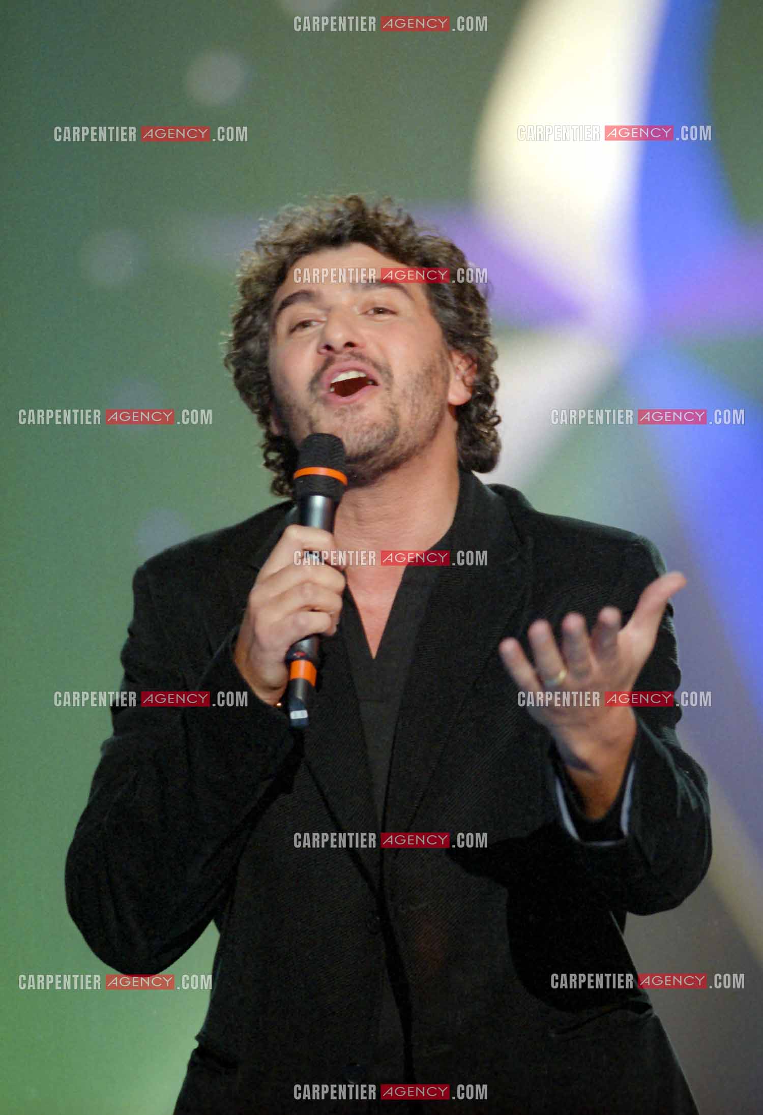 Le chanteur Danièl Lévi en concert le 20 Sept 2000.  ( Exclusif )