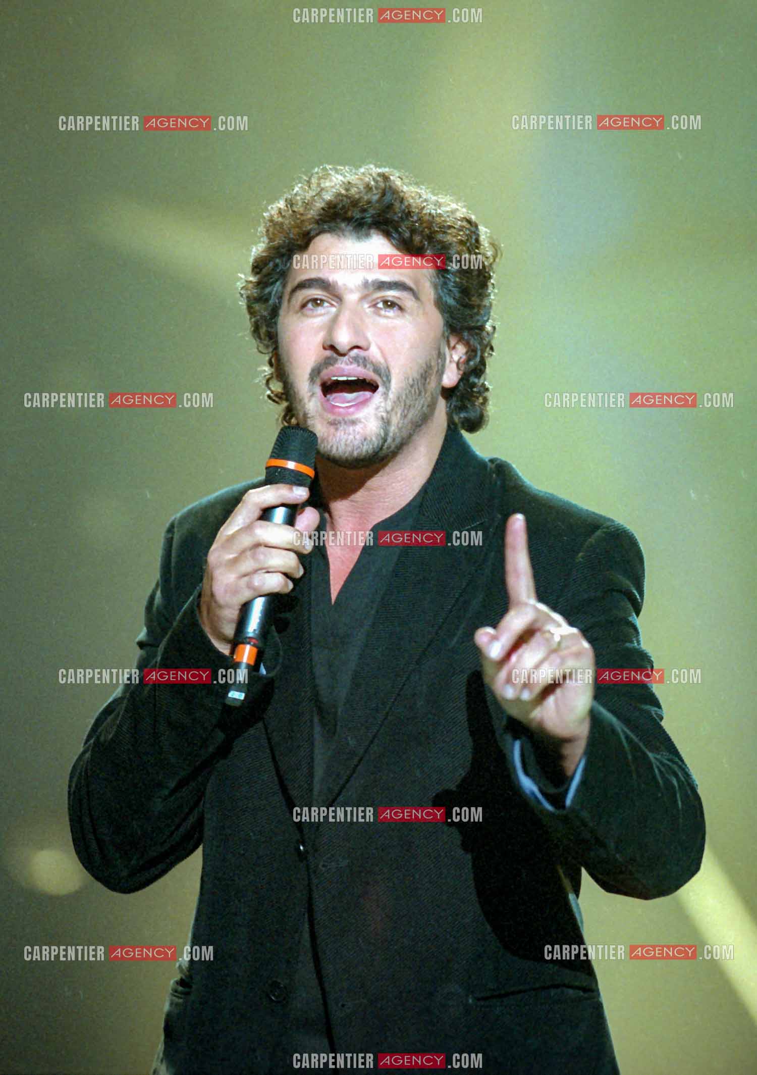 Le chanteur Danièl Lévi en concert le 20 Sept 2000.  ( Exclusif )