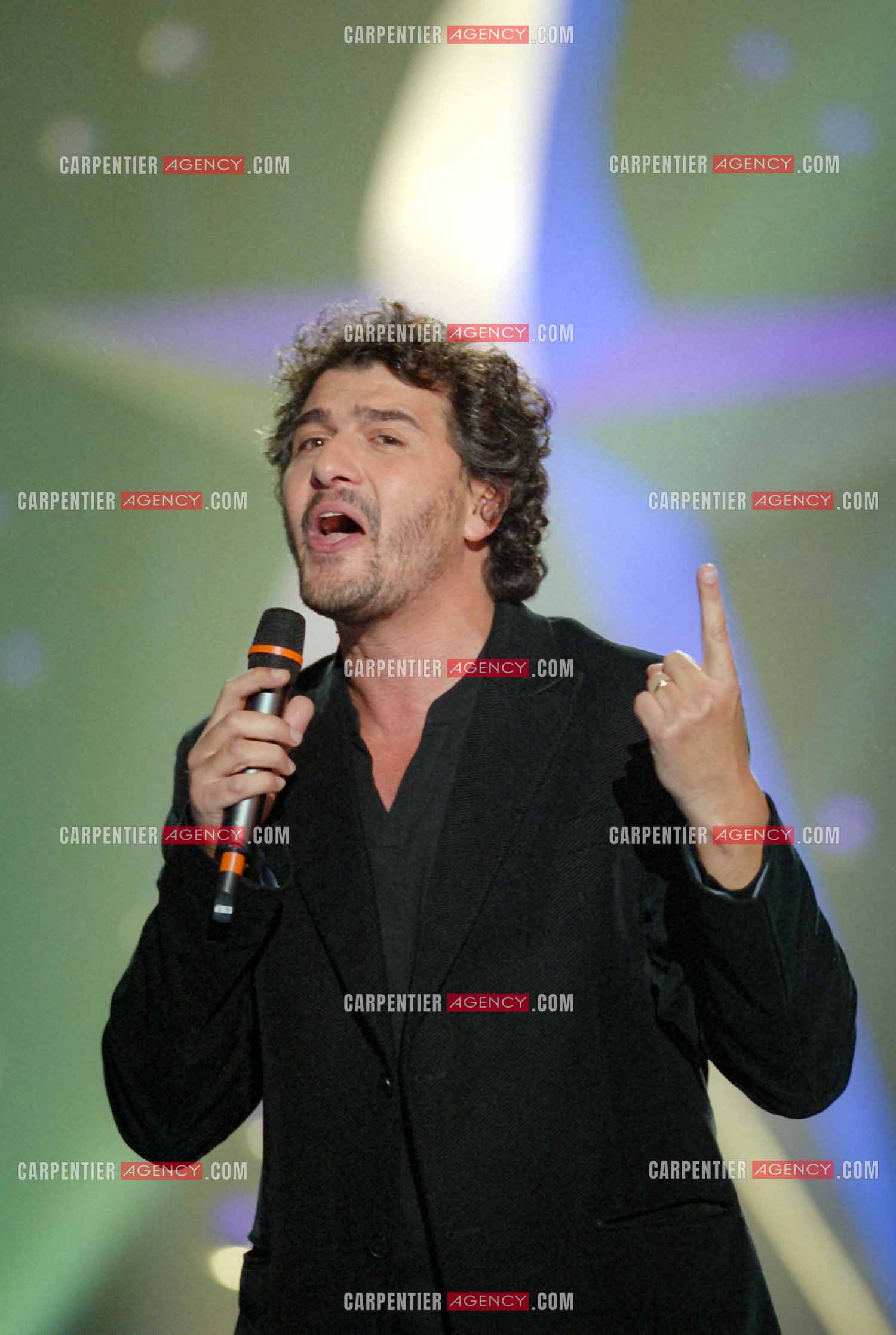 Le chanteur Danièl Lévi en concert le 20 Sept 2000.  ( Exclusif )