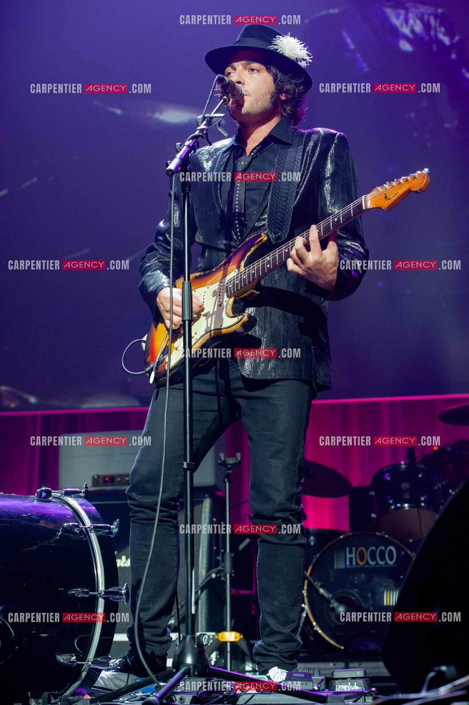 Concert au Zénith de Paris donné pour la journée internationale de la paix. Le chanteur Matthieu Chedid, dit “ M “.  ( Exclusif )