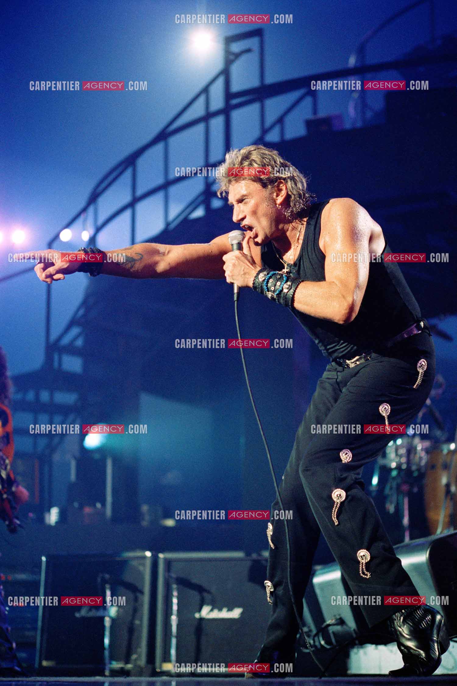 Le chanteur Johnny Hallyday en concert au POPB de Paris Bercy en 1992.    ( Exclusif )