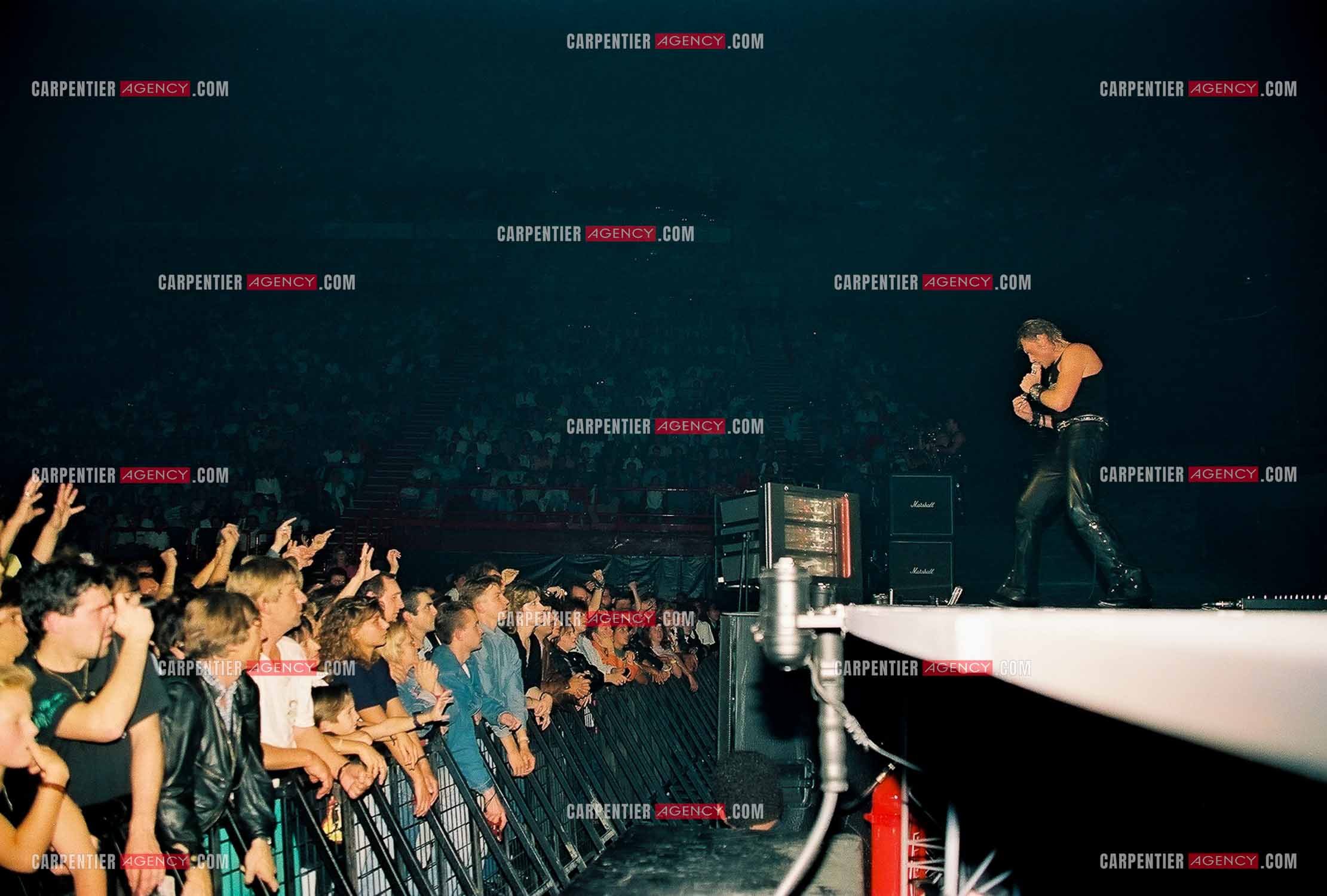 Le chanteur Johnny Hallyday en concert au Palais omnisports de Paris-Bercy du 14 septembre au 4 octobre 1992.        ( Exclusif )