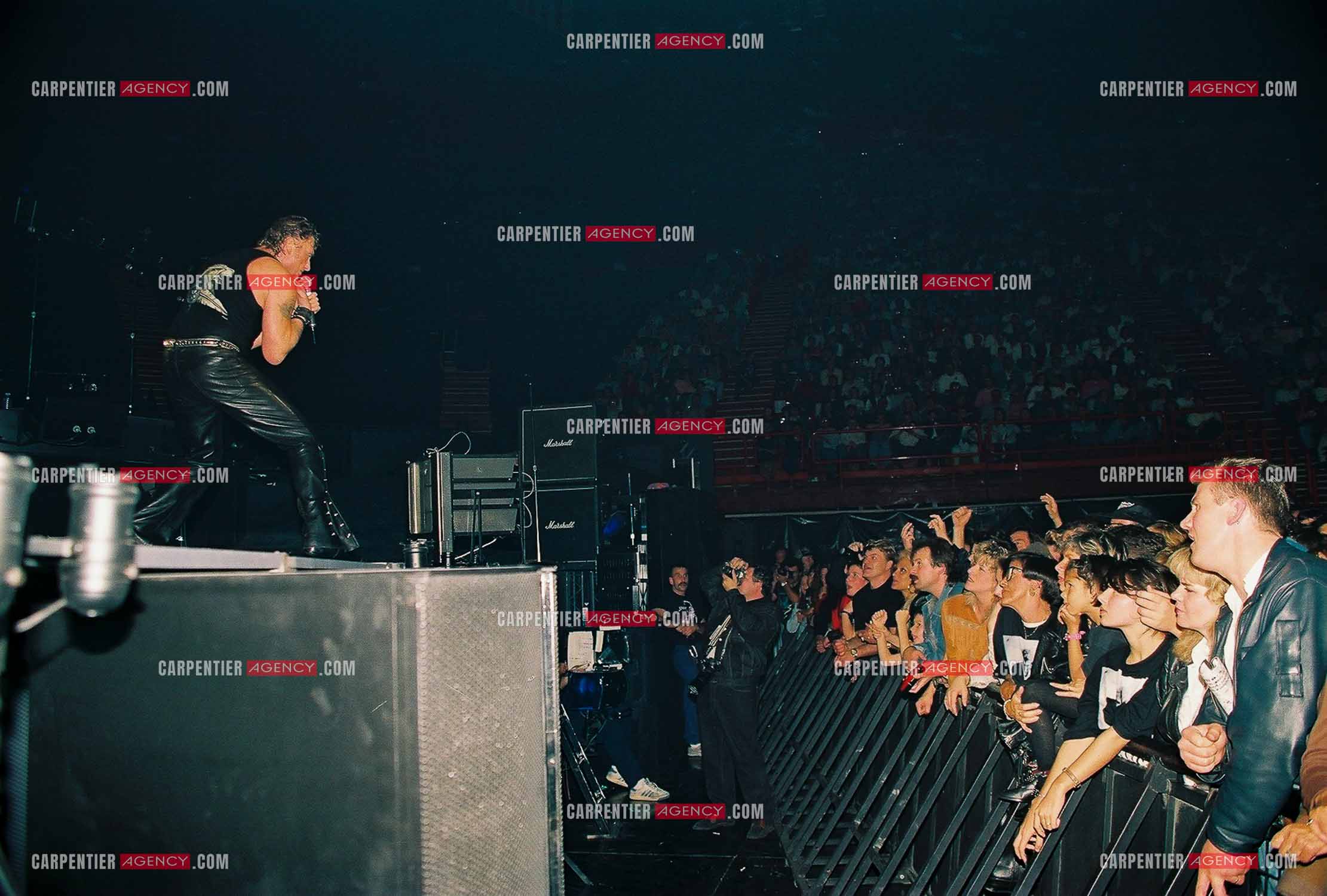 Le chanteur Johnny Hallyday en concert au Palais omnisports de Paris-Bercy du 14 septembre au 4 octobre 1992.        ( Exclusif )