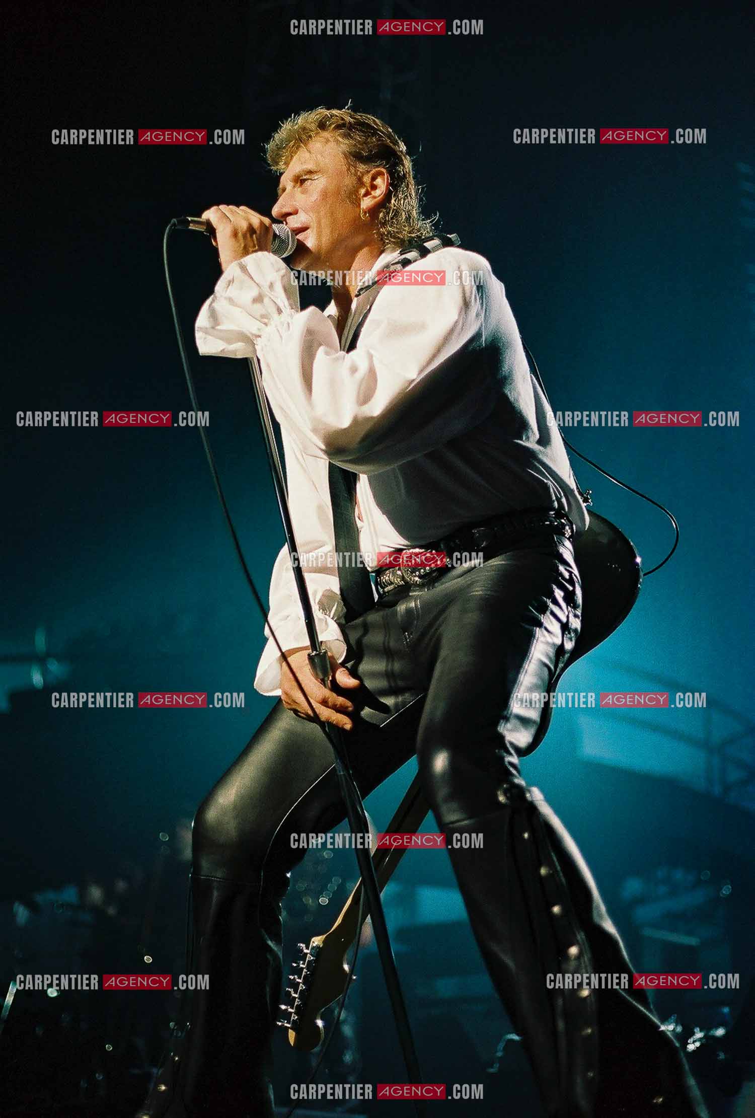 Le chanteur Johnny Hallyday en concert au Palais omnisports de Paris-Bercy du 14 septembre au 4 octobre 1992.        ( Exclusif )