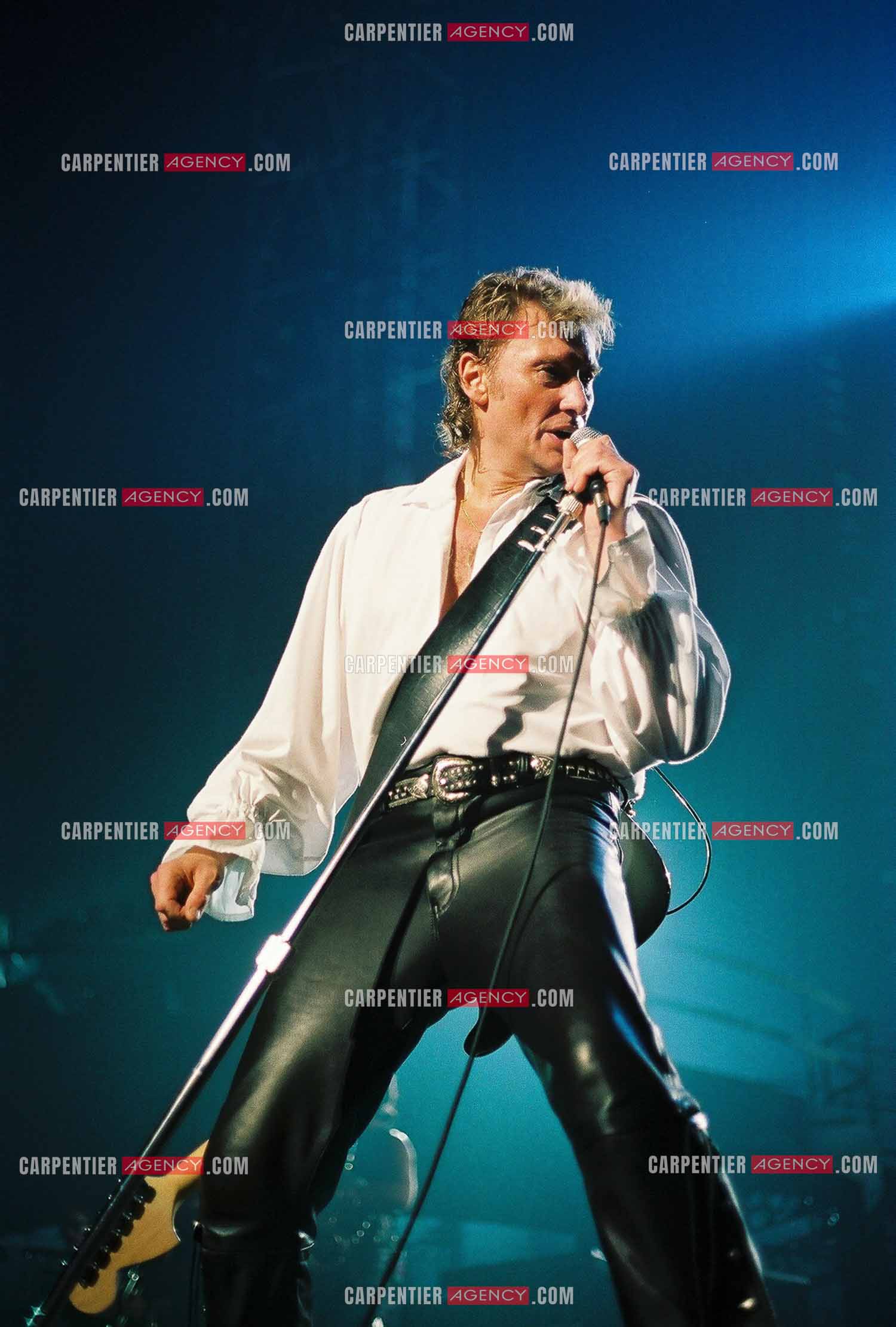 Le chanteur Johnny Hallyday en concert au Palais omnisports de Paris-Bercy du 14 septembre au 4 octobre 1992.        ( Exclusif )