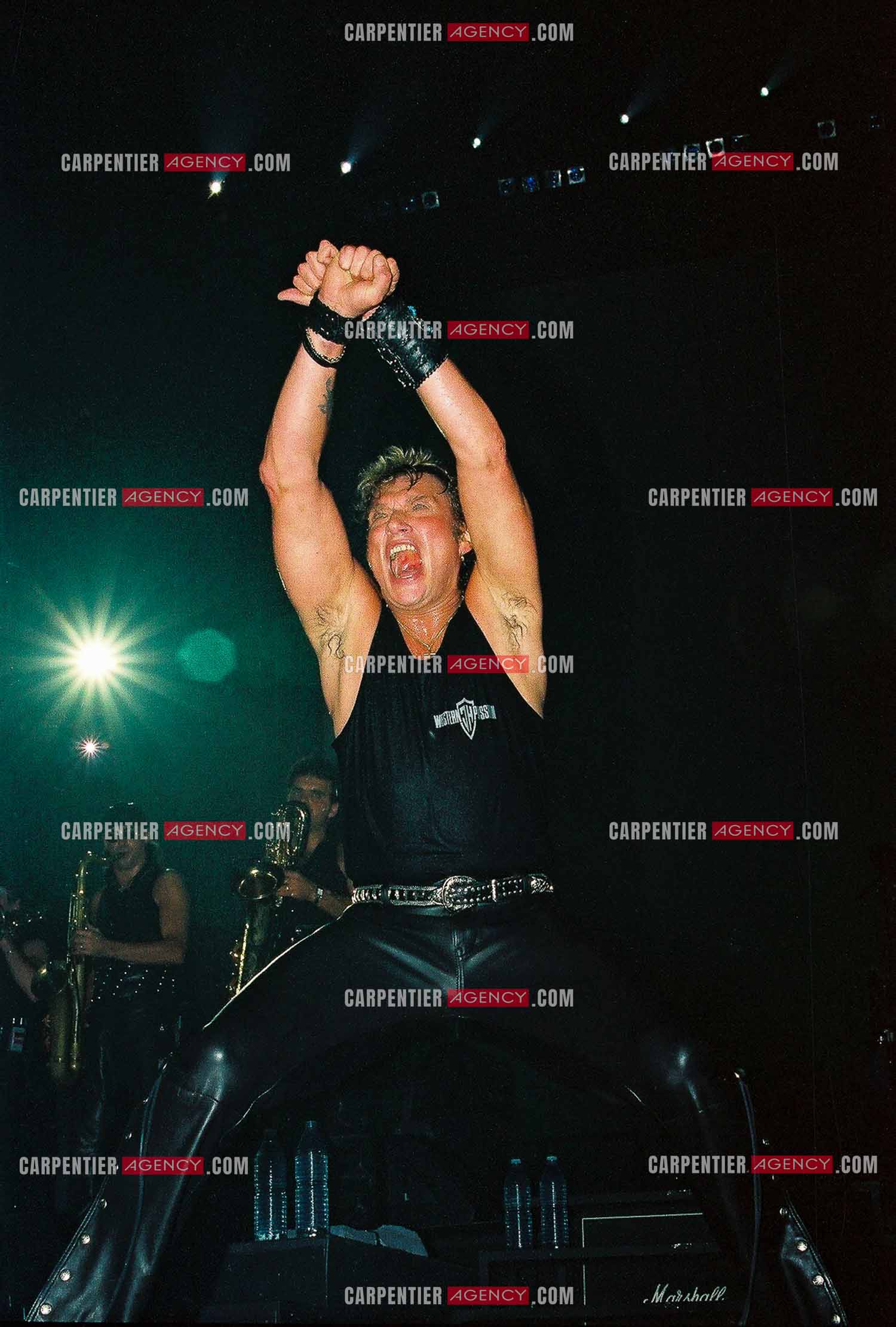 Le chanteur Johnny Hallyday en concert au Palais omnisports de Paris-Bercy du 14 septembre au 4 octobre 1992.        ( Exclusif )