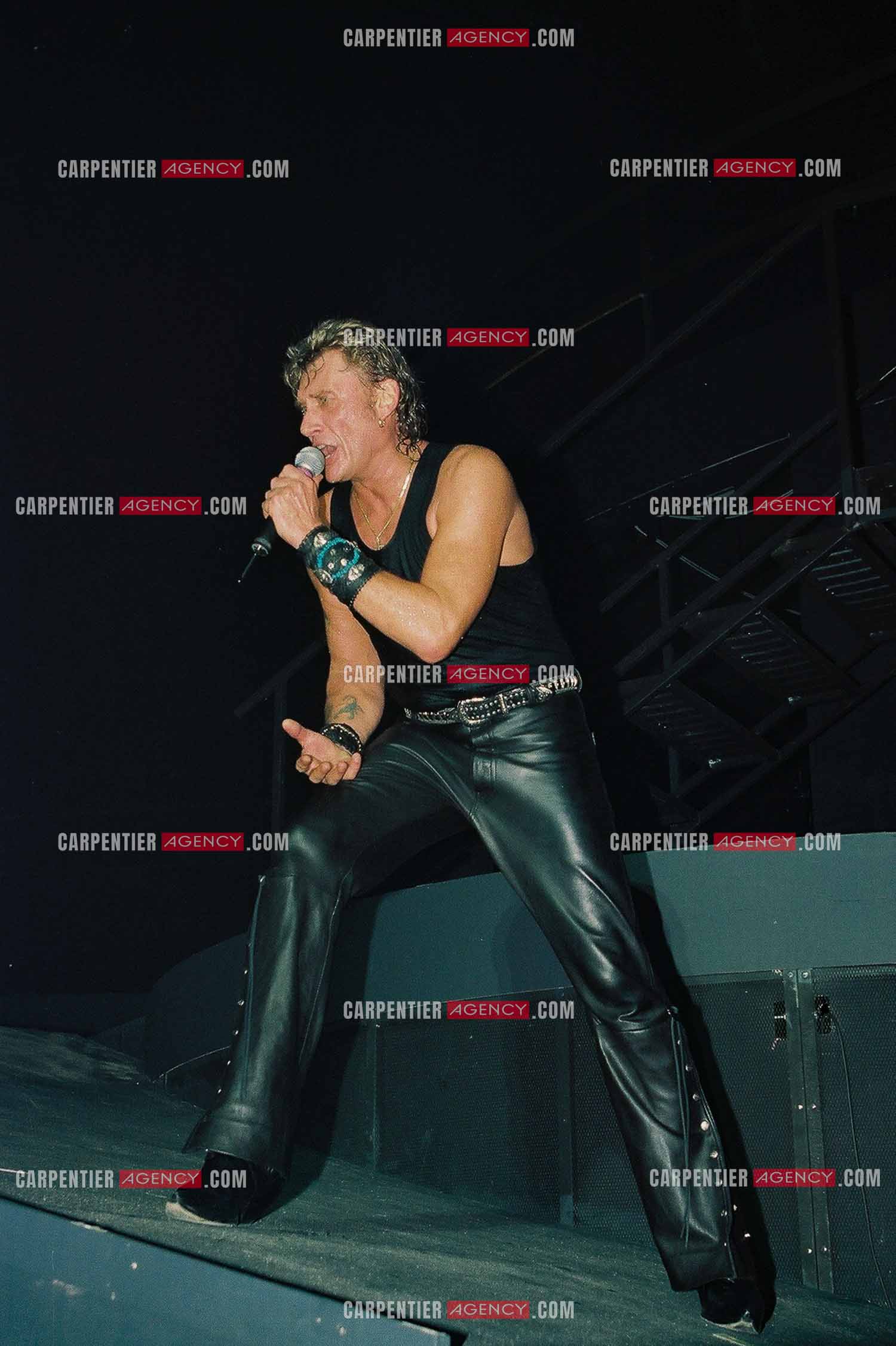 Le chanteur Johnny Hallyday en concert au Palais omnisports de Paris-Bercy du 14 septembre au 4 octobre 1992.        ( Exclusif )