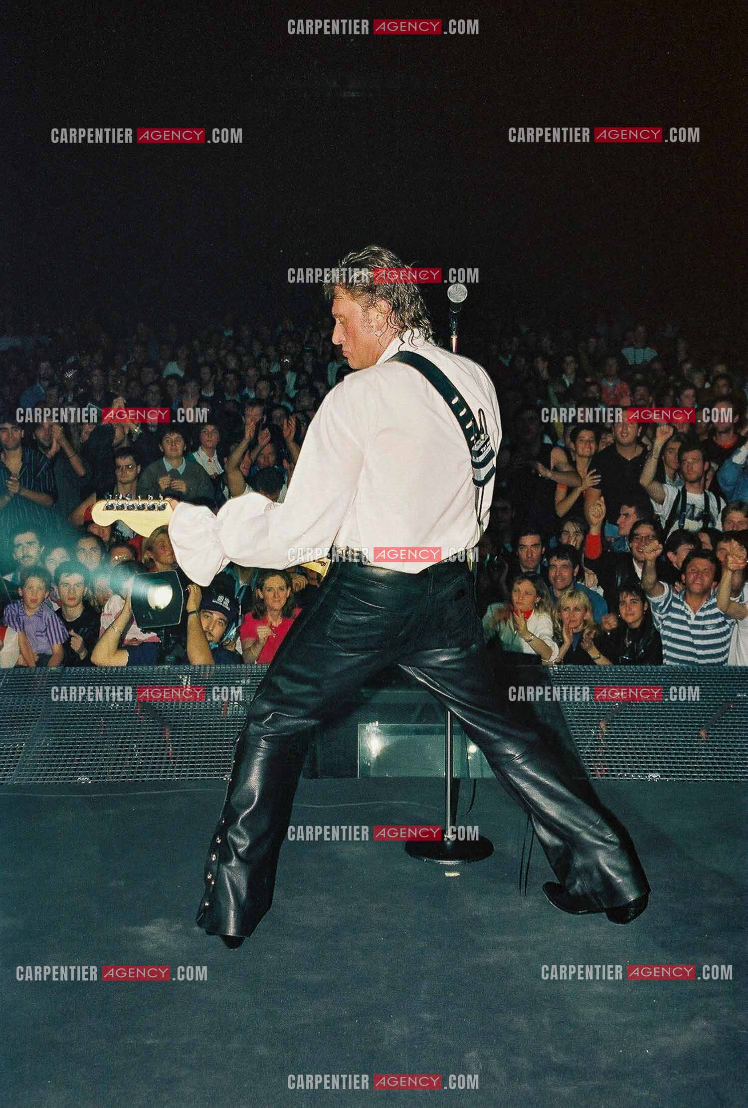 Le chanteur Johnny Hallyday en concert au Palais omnisports de Paris-Bercy du 14 septembre au 4 octobre 1992.        ( Exclusif )