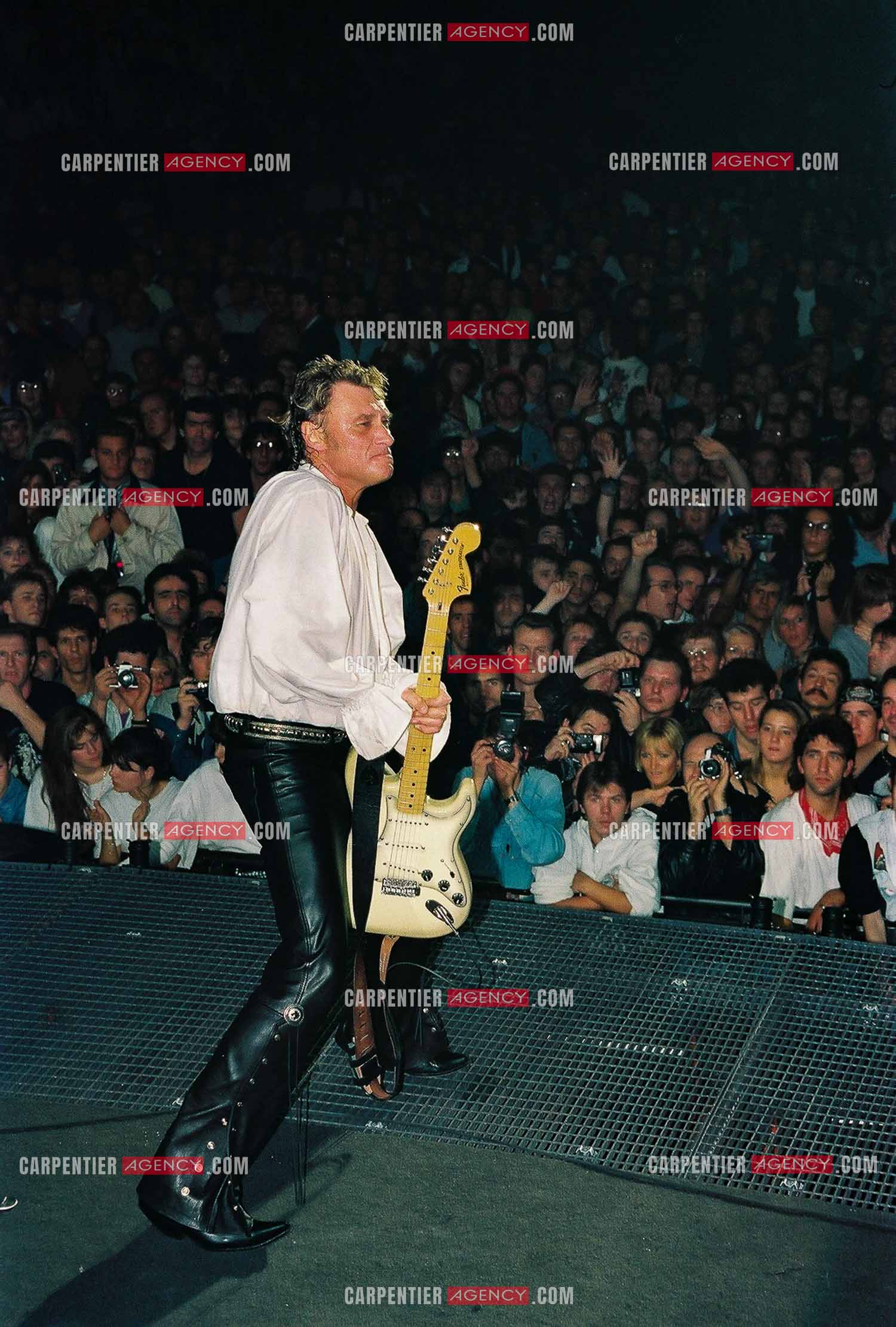 Le chanteur Johnny Hallyday en concert au Palais omnisports de Paris-Bercy du 14 septembre au 4 octobre 1992.        ( Exclusif )