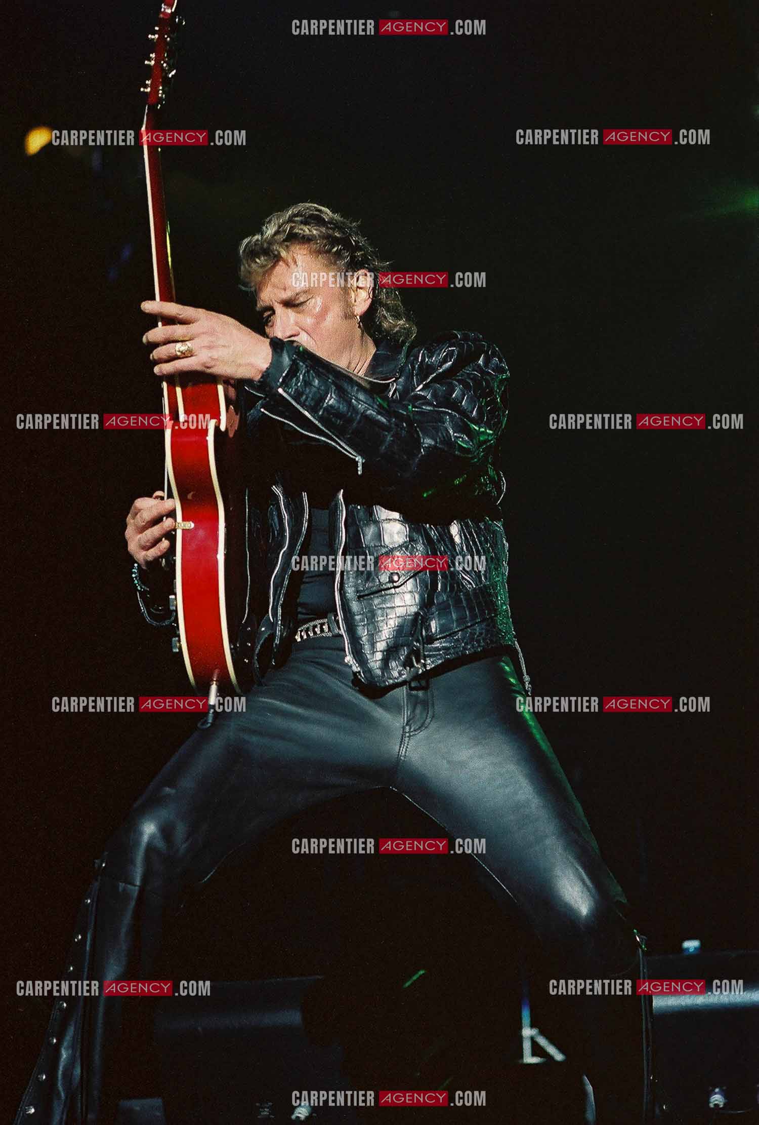 Le chanteur Johnny Hallyday en concert au Palais omnisports de Paris-Bercy du 14 septembre au 4 octobre 1992.        ( Exclusif )