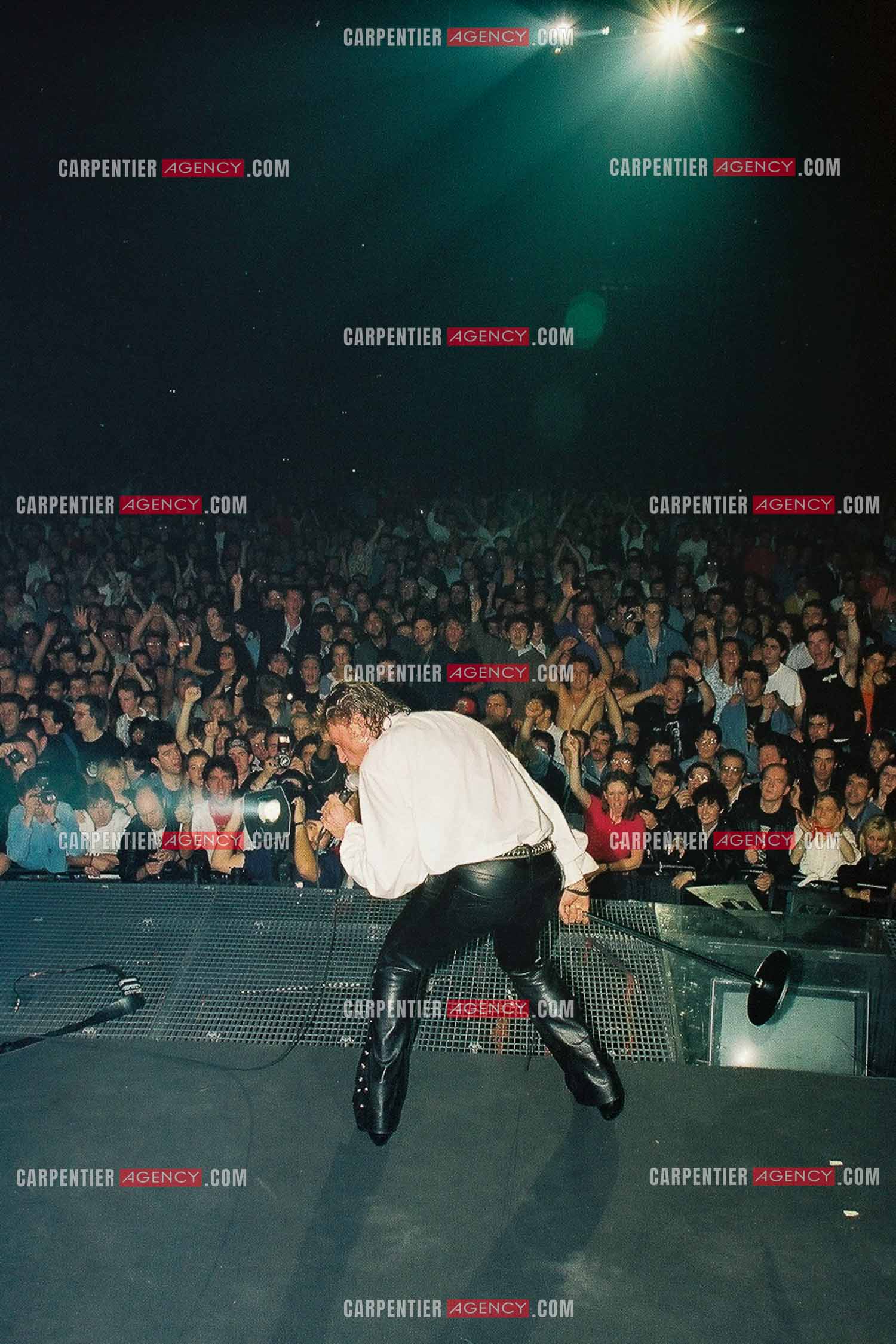Le chanteur Johnny Hallyday en concert au Palais omnisports de Paris-Bercy du 14 septembre au 4 octobre 1992.        ( Exclusif )