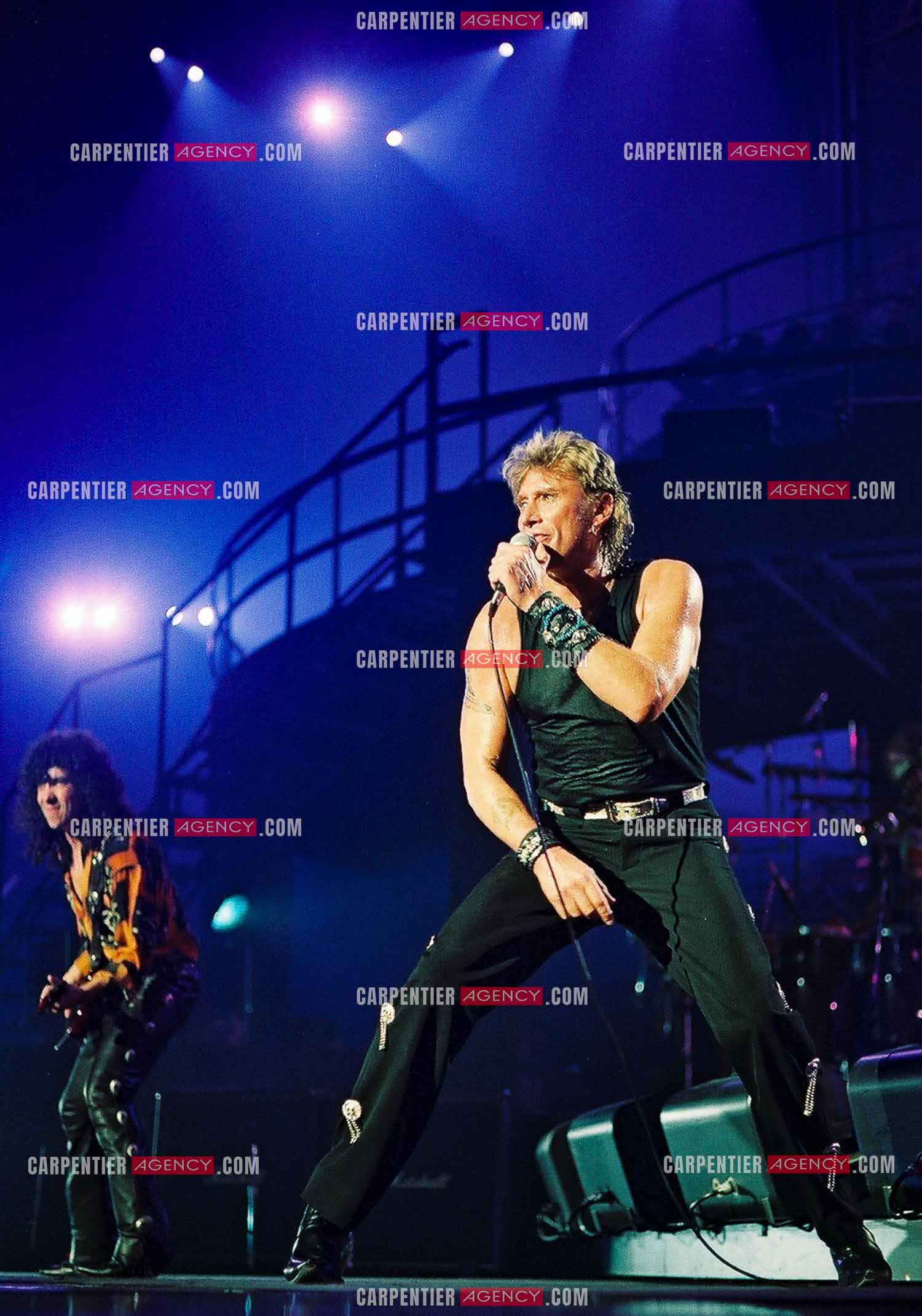 Le chanteur Johnny Hallyday en concert au Palais omnisports de Paris-Bercy du 14 septembre au 4 octobre 1992.        ( Exclusif )