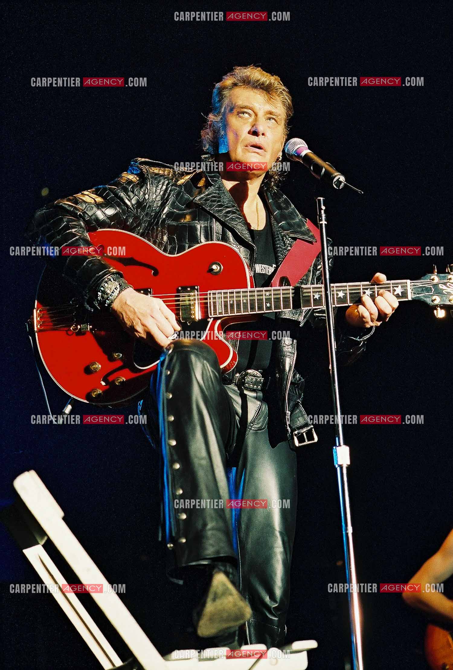 Le chanteur Johnny Hallyday en concert au Palais omnisports de Paris-Bercy du 14 septembre au 4 octobre 1992.        ( Exclusif )