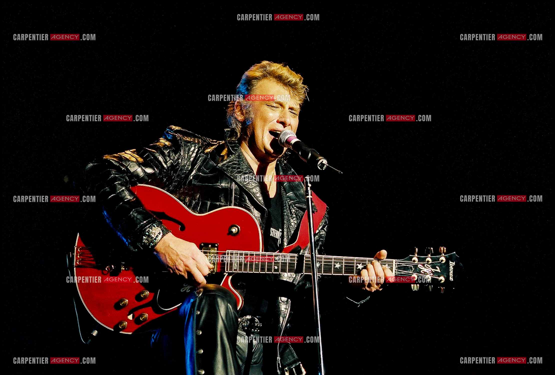 Le chanteur Johnny Hallyday en concert au Palais omnisports de Paris-Bercy du 14 septembre au 4 octobre 1992.        ( Exclusif )
