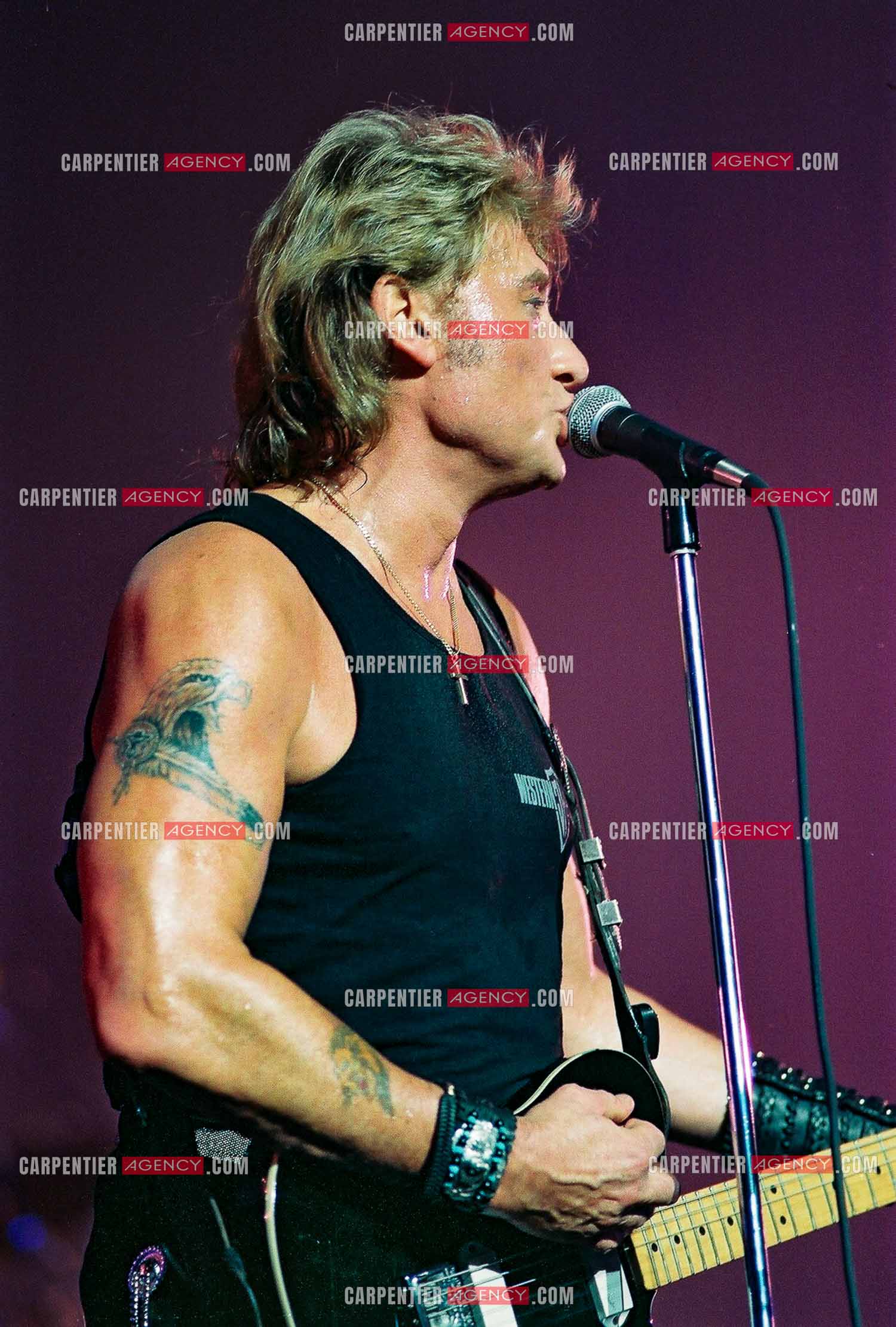 Le chanteur Johnny Hallyday en concert au Palais omnisports de Paris-Bercy du 14 septembre au 4 octobre 1992.        ( Exclusif )