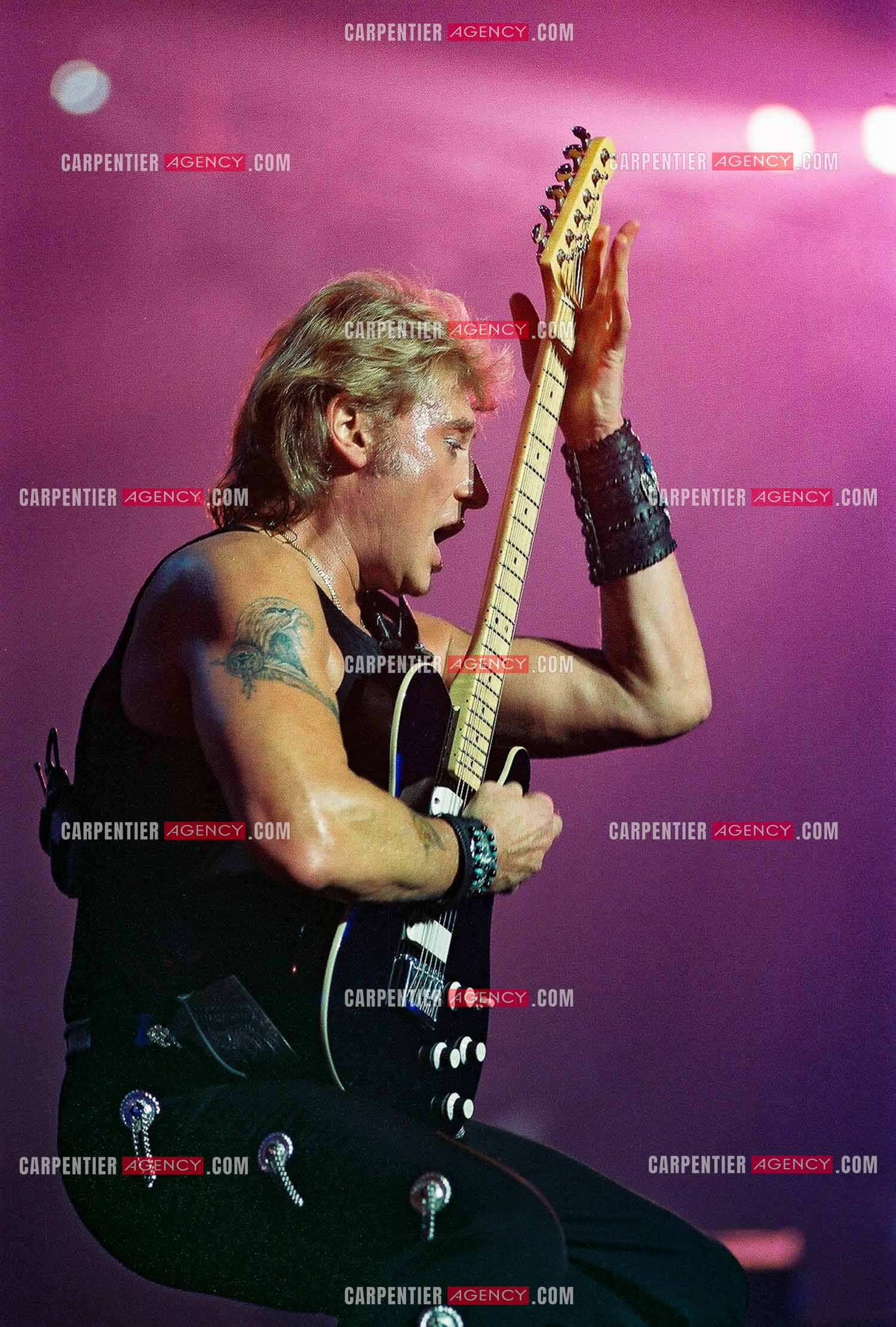 Le chanteur Johnny Hallyday en concert au Palais omnisports de Paris-Bercy du 14 septembre au 4 octobre 1992.        ( Exclusif )