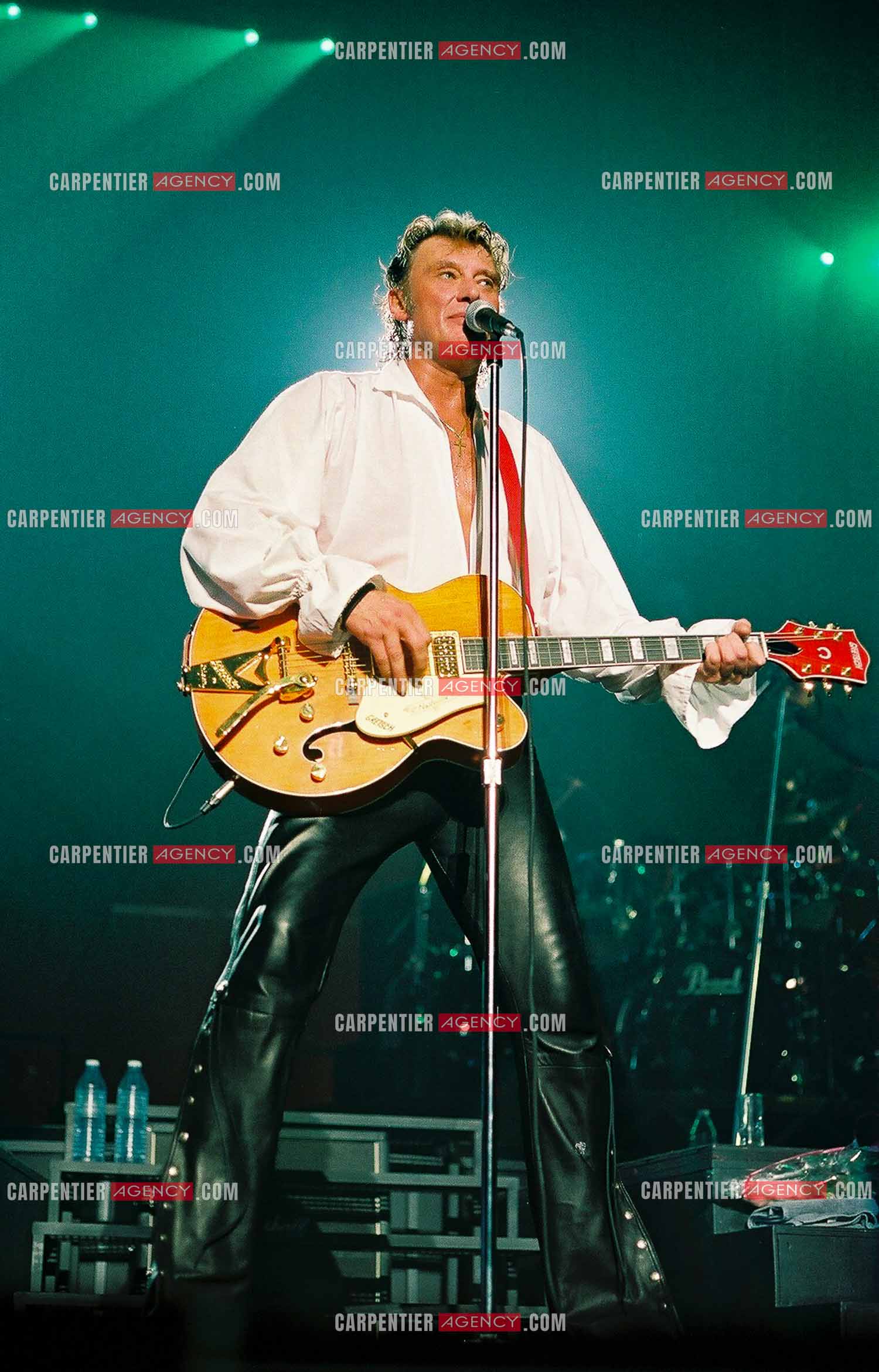 Le chanteur Johnny Hallyday en concert au Palais omnisports de Paris-Bercy du 14 septembre au 4 octobre 1992.        ( Exclusif )