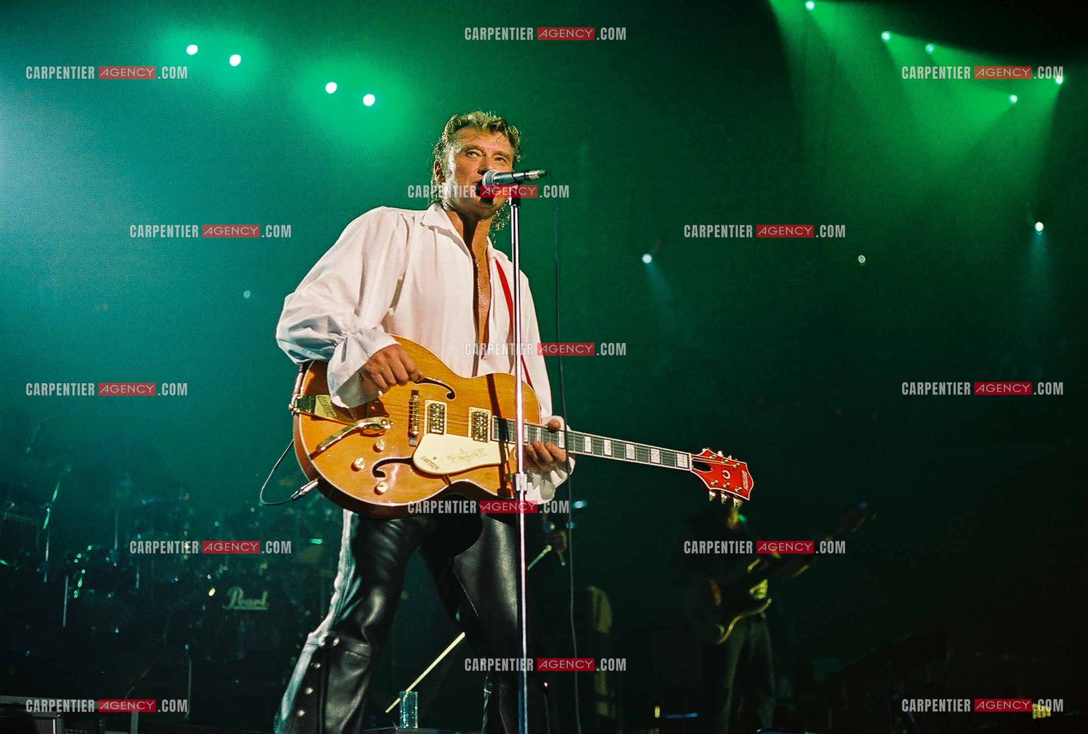 Le chanteur Johnny Hallyday en concert au Palais omnisports de Paris-Bercy du 14 septembre au 4 octobre 1992.        ( Exclusif )