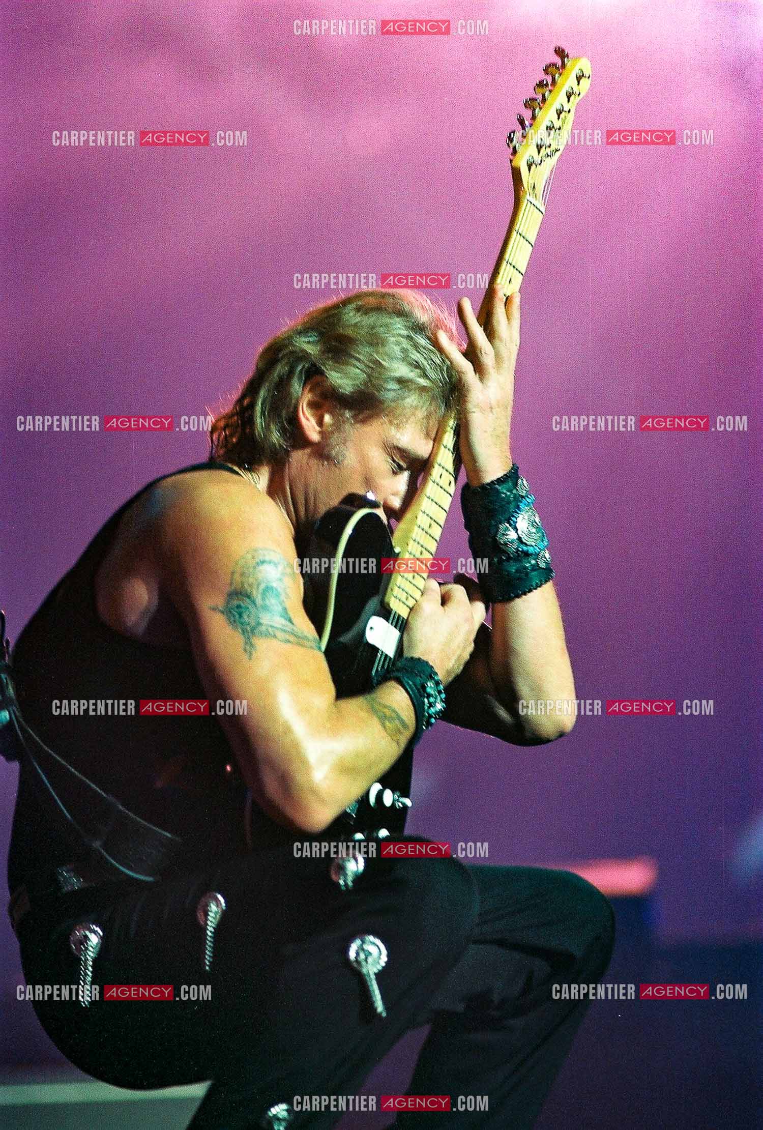 Le chanteur Johnny Hallyday en concert au Palais omnisports de Paris-Bercy du 14 septembre au 4 octobre 1992.        ( Exclusif )