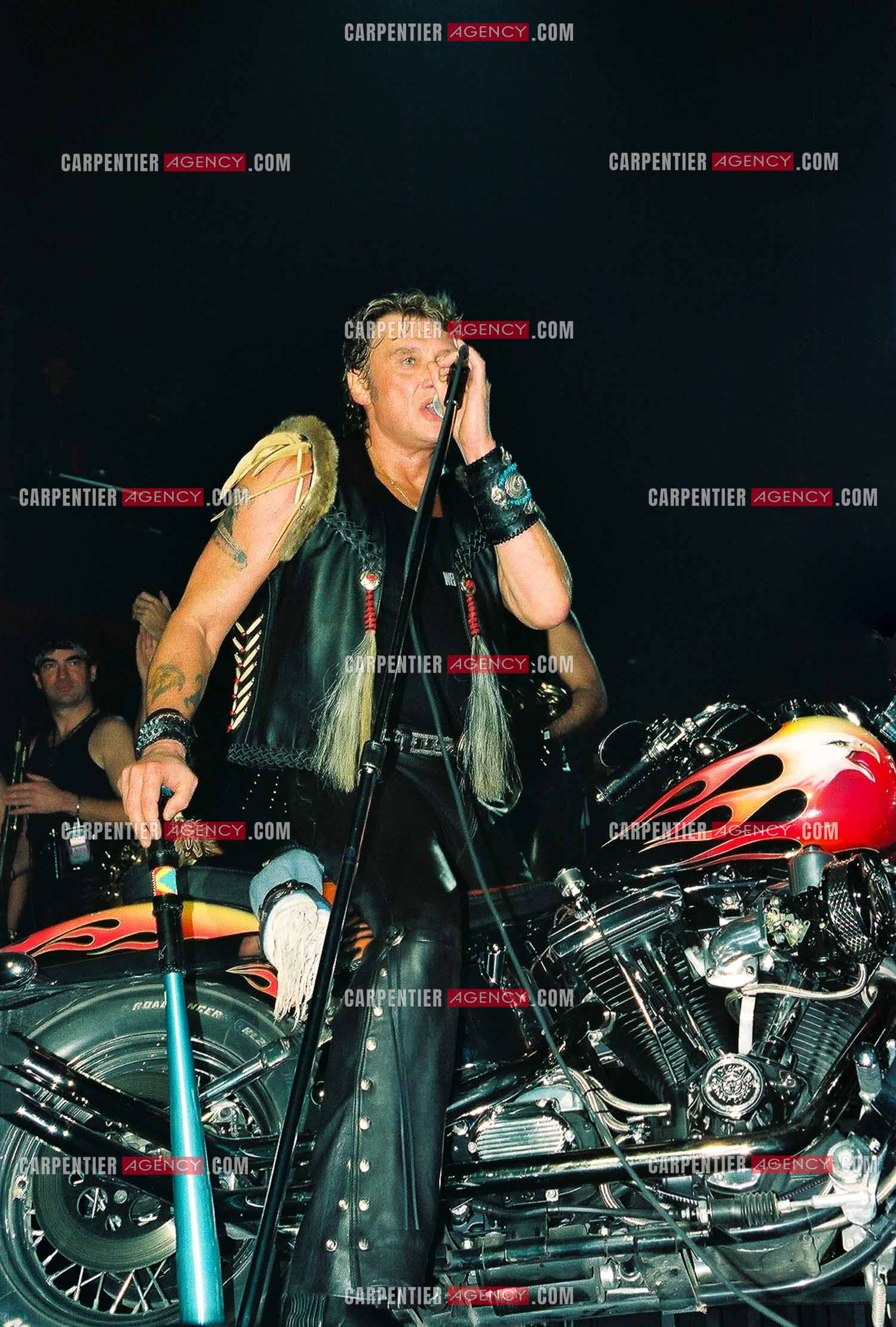 Le chanteur Johnny Hallyday en concert au Palais omnisports de Paris-Bercy du 14 septembre au 4 octobre 1992.        ( Exclusif )