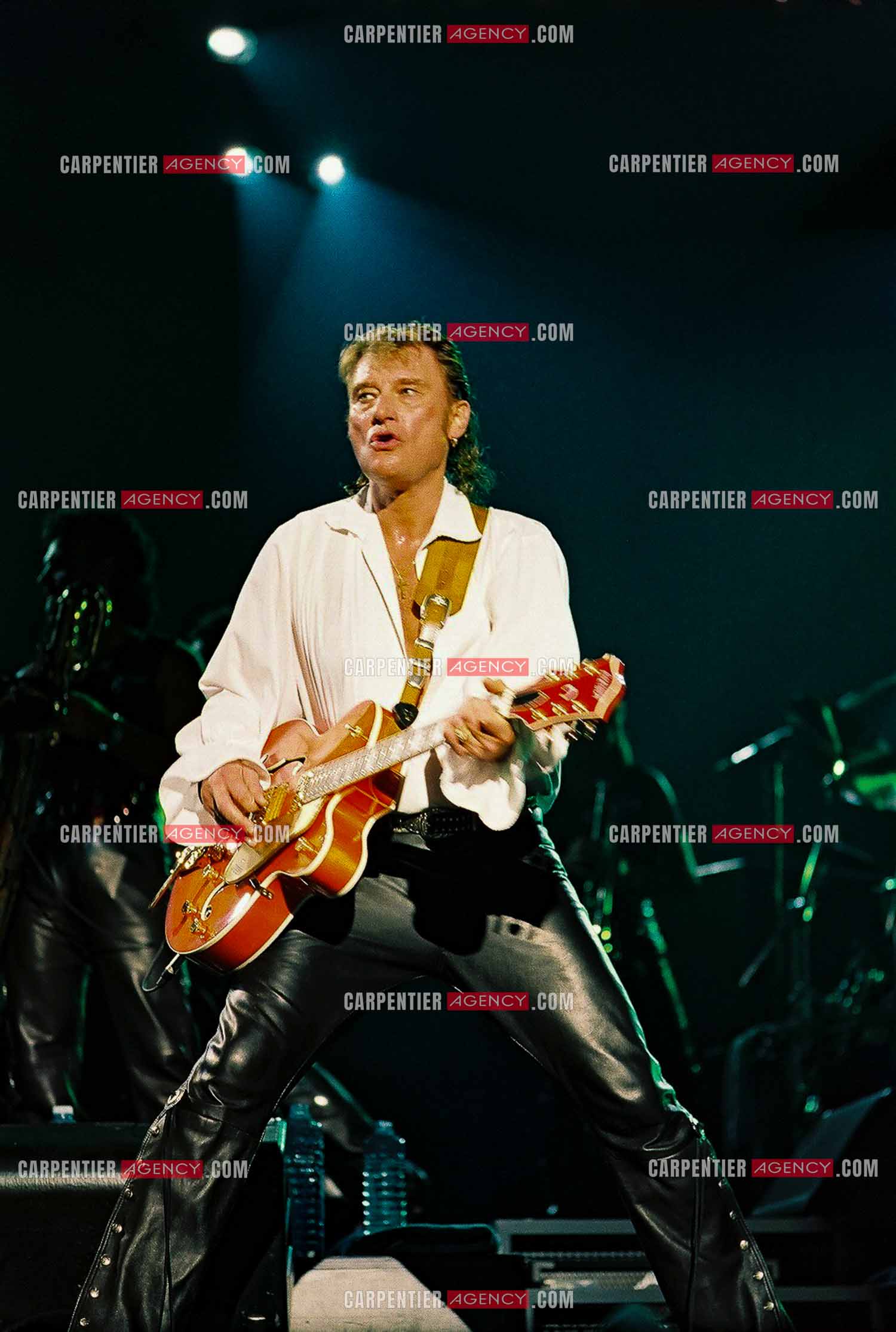 Le chanteur Johnny Hallyday en concert au Palais omnisports de Paris-Bercy du 14 septembre au 4 octobre 1992.        ( Exclusif )