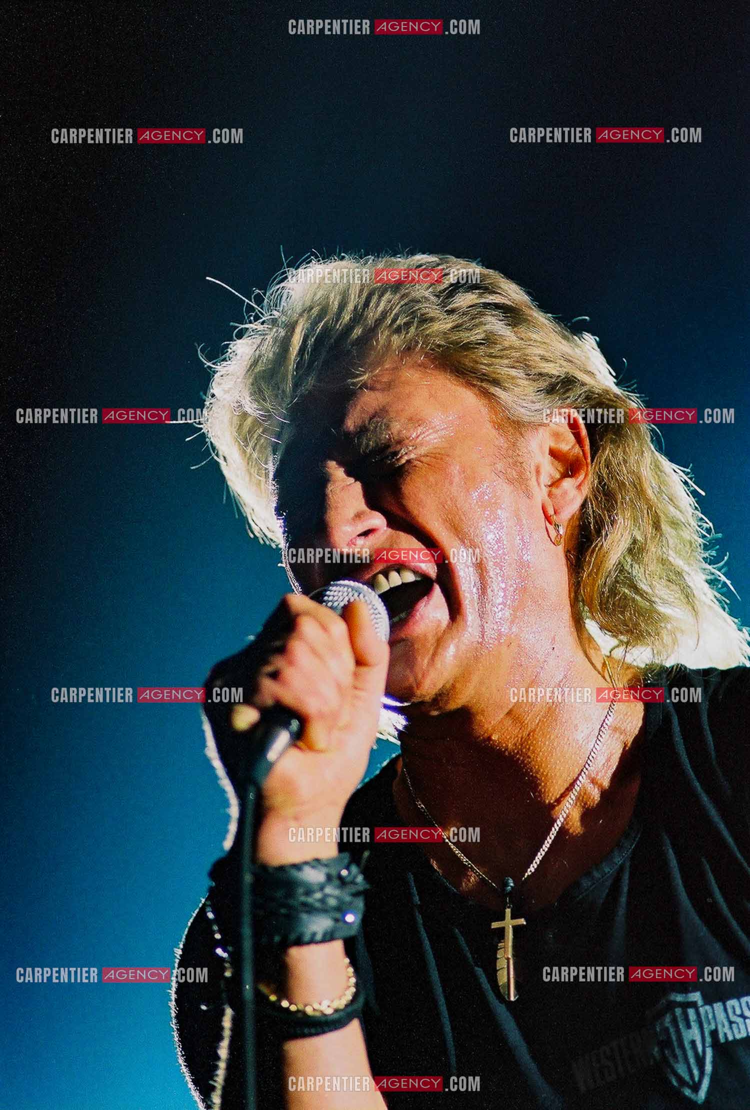Le chanteur Johnny Hallyday en concert au Palais omnisports de Paris-Bercy du 14 septembre au 4 octobre 1992.        ( Exclusif )