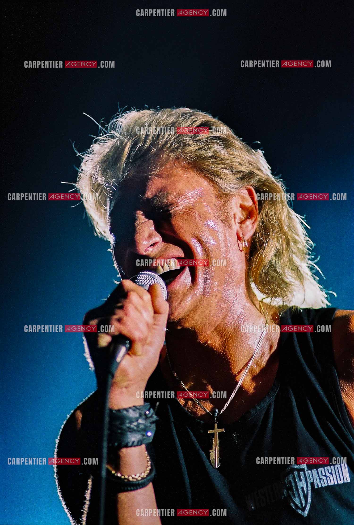 Le chanteur Johnny Hallyday en concert au Palais omnisports de Paris-Bercy du 14 septembre au 4 octobre 1992.        ( Exclusif )