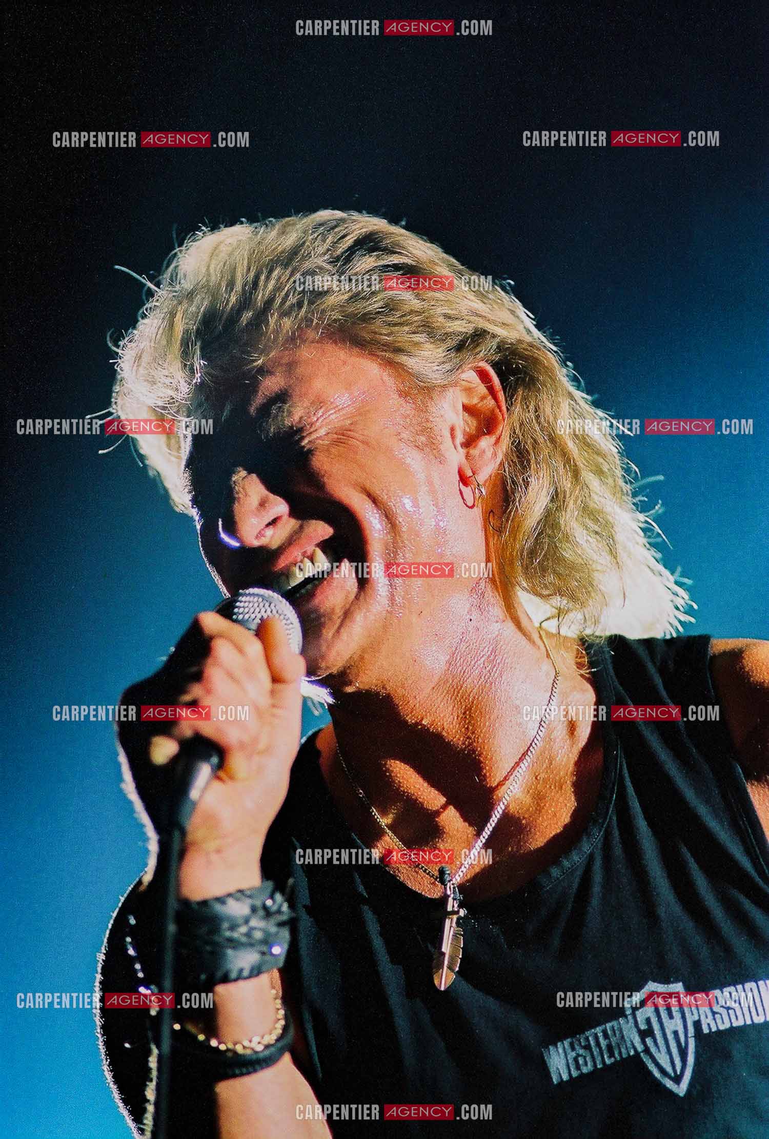 Le chanteur Johnny Hallyday en concert au Palais omnisports de Paris-Bercy du 14 septembre au 4 octobre 1992.        ( Exclusif )