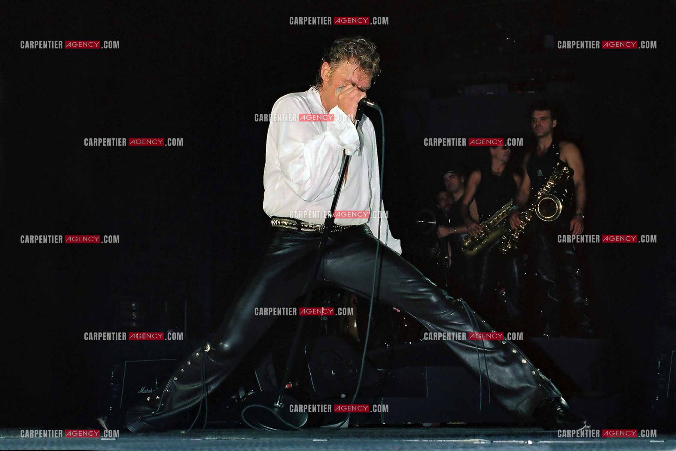 Le chanteur Johnny Hallyday en concert au Palais omnisports de Paris-Bercy du 14 septembre au 4 octobre 1992.        ( Exclusif )