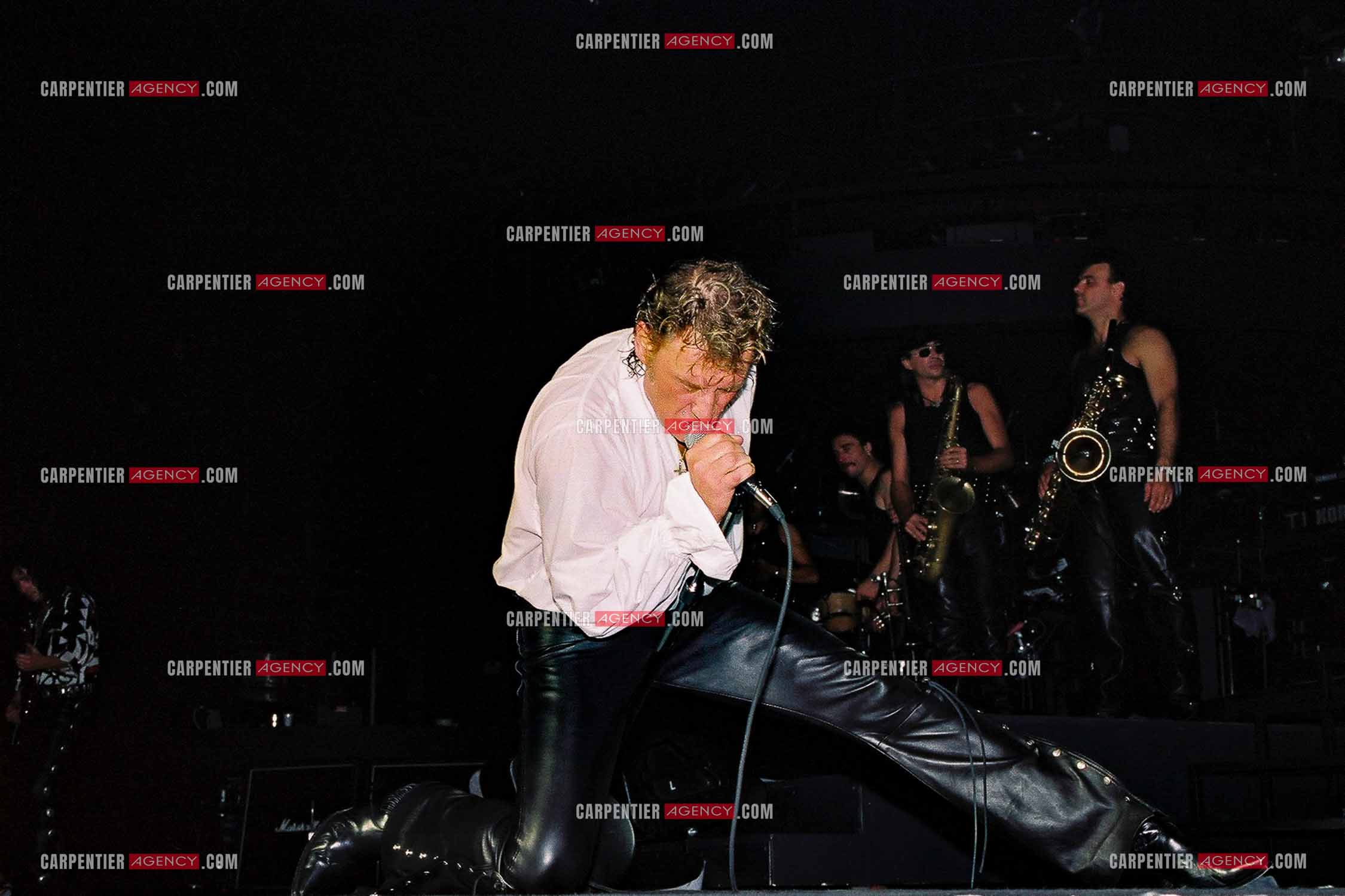 Le chanteur Johnny Hallyday en concert au Palais omnisports de Paris-Bercy du 14 septembre au 4 octobre 1992.        ( Exclusif )