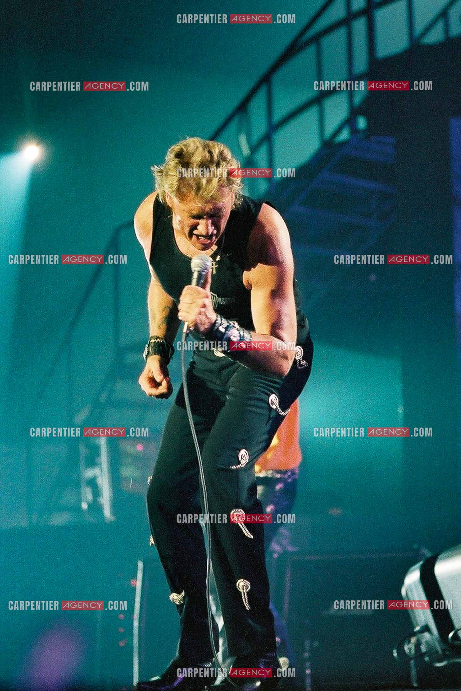 Le chanteur Johnny Hallyday en concert au Palais omnisports de Paris-Bercy du 14 septembre au 4 octobre 1992.        ( Exclusif )