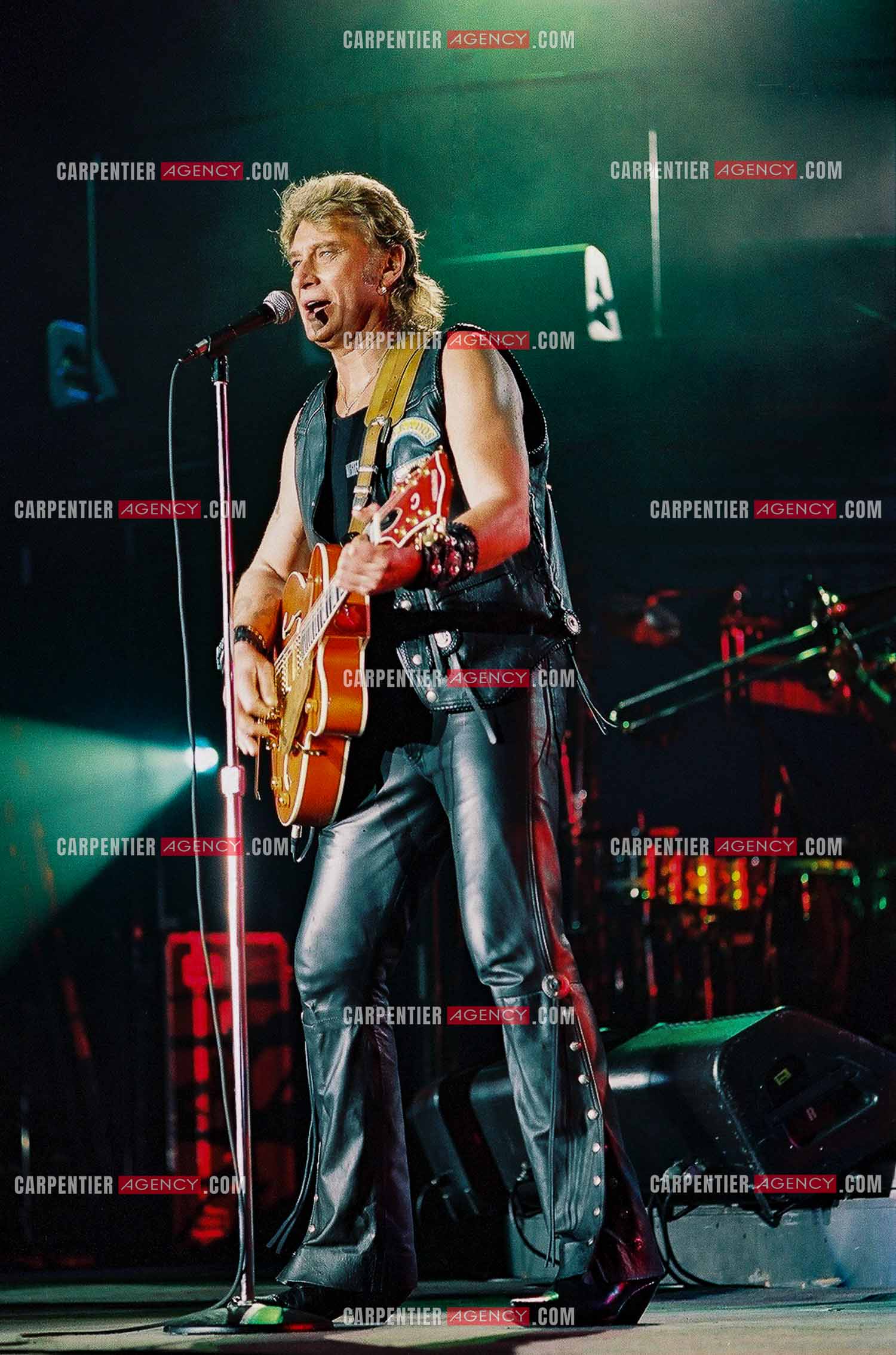 Le chanteur Johnny Hallyday en concert au Palais omnisports de Paris-Bercy du 14 septembre au 4 octobre 1992.        ( Exclusif )