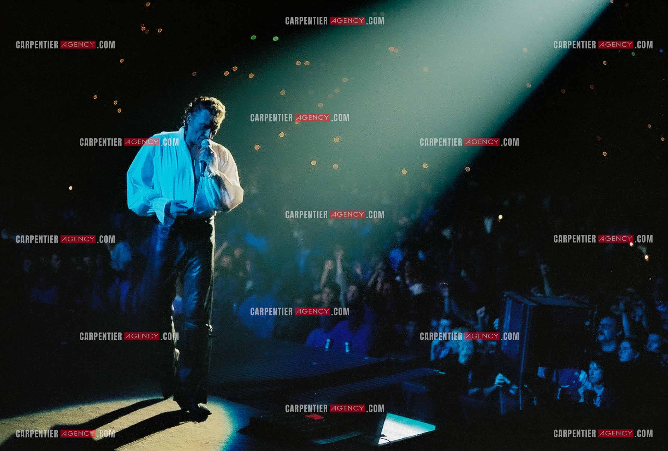 Le chanteur Johnny Hallyday en concert au Palais omnisports de Paris-Bercy du 14 septembre au 4 octobre 1992.        ( Exclusif )
