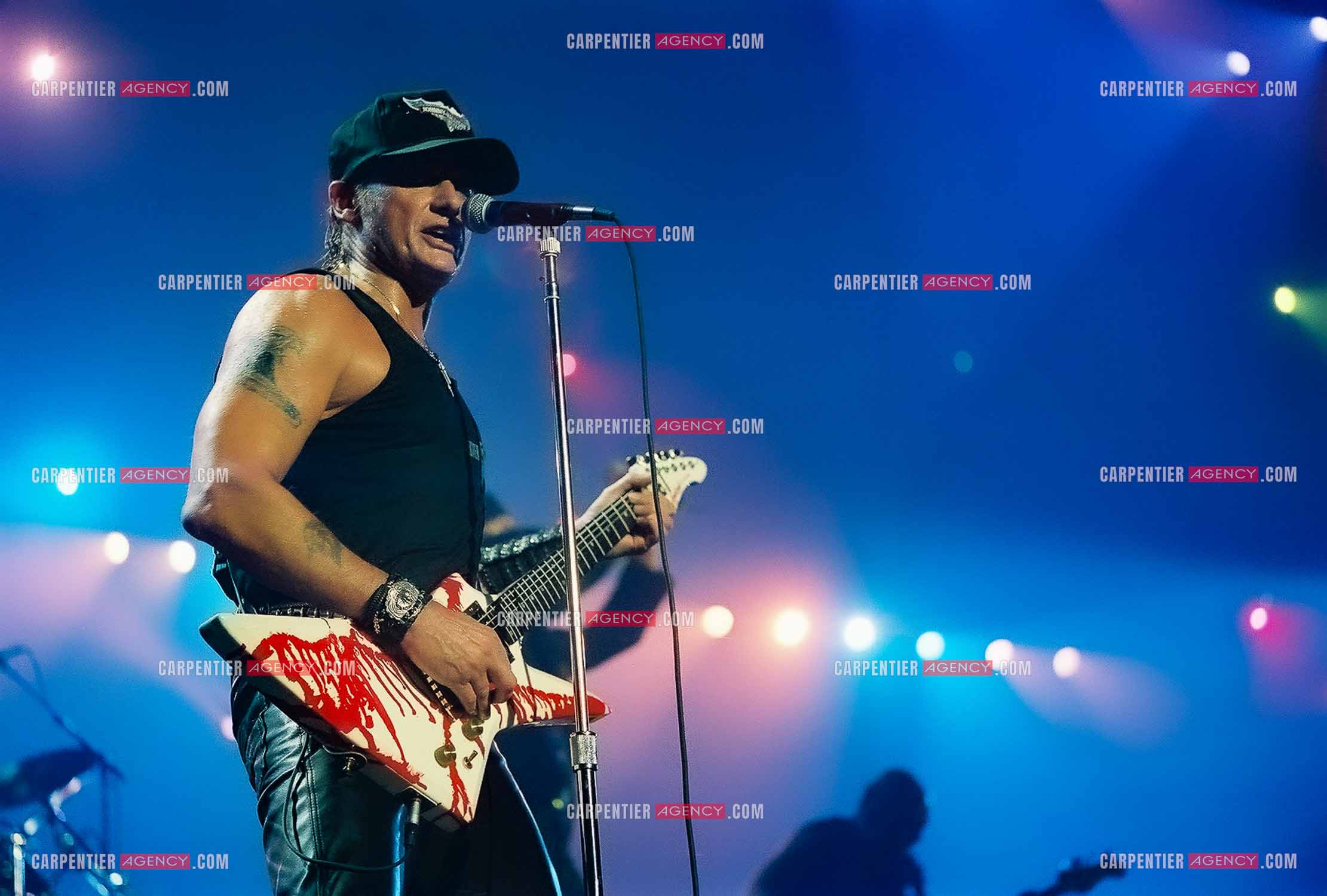 Le chanteur Johnny Hallyday en concert au Palais omnisports de Paris-Bercy du 14 septembre au 4 octobre 1992.        ( Exclusif )