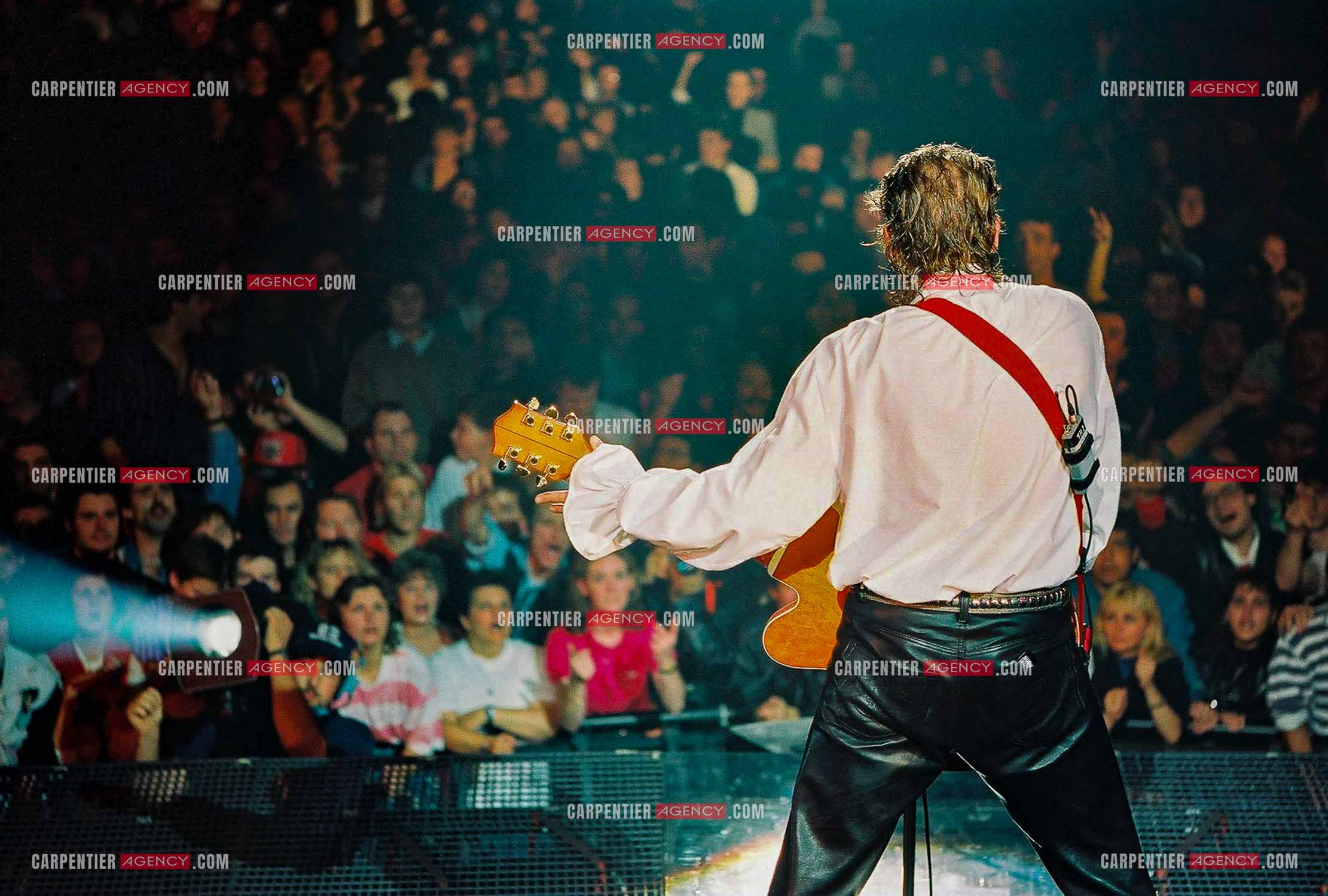Le chanteur Johnny Hallyday en concert au Palais omnisports de Paris-Bercy du 14 septembre au 4 octobre 1992.        ( Exclusif )